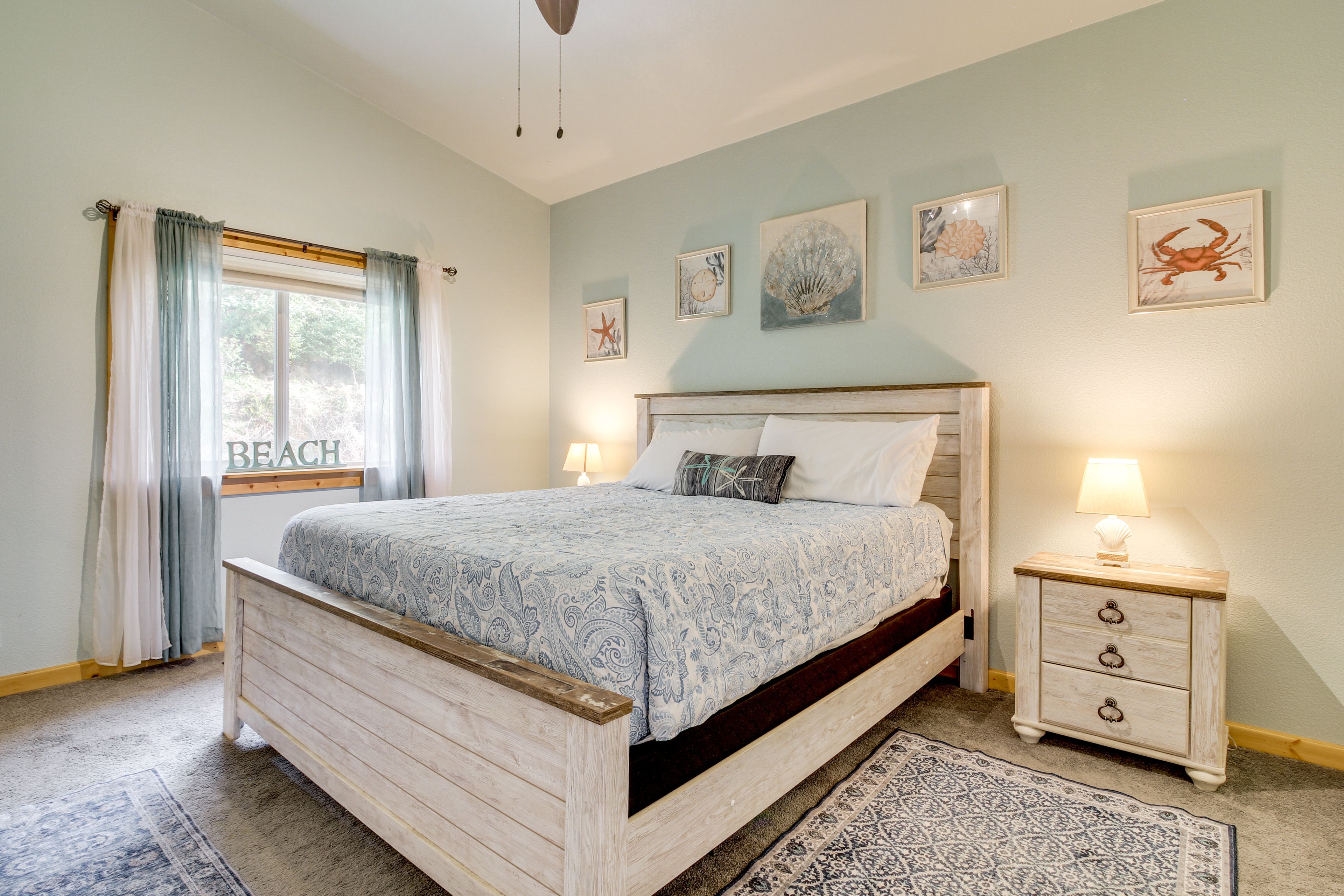 Bedroom 1 | Upper Level | King Bed | Smart TV