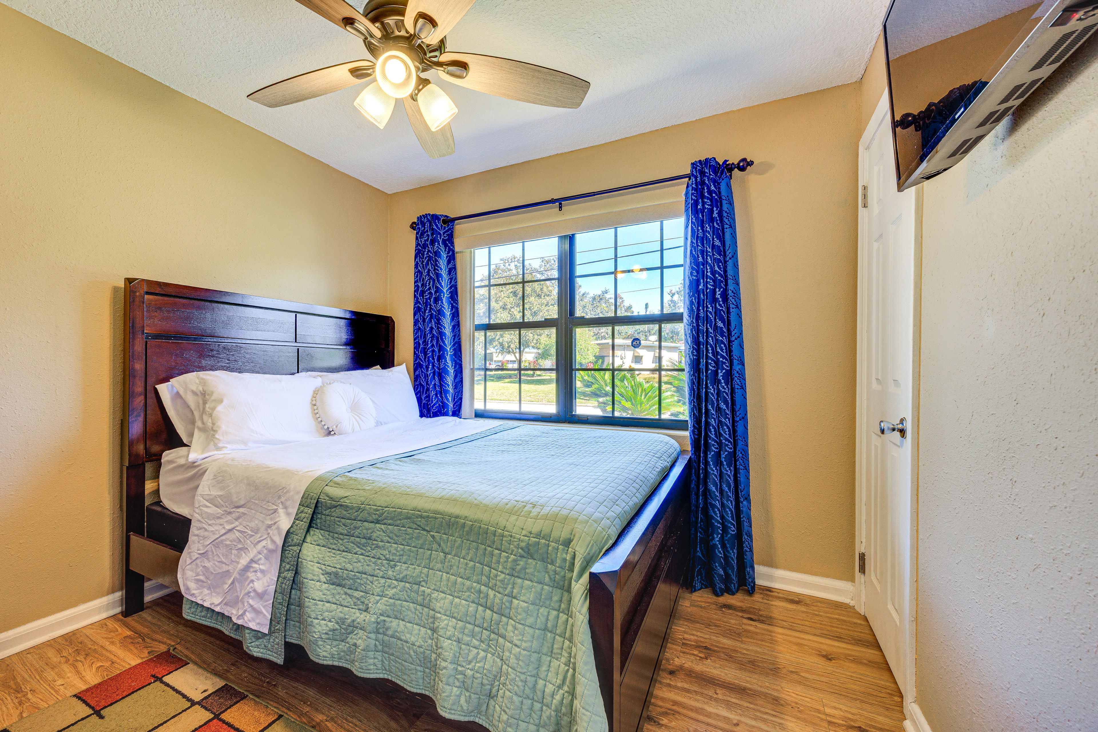 Bedroom 2 | Queen Bed | Linens Provided