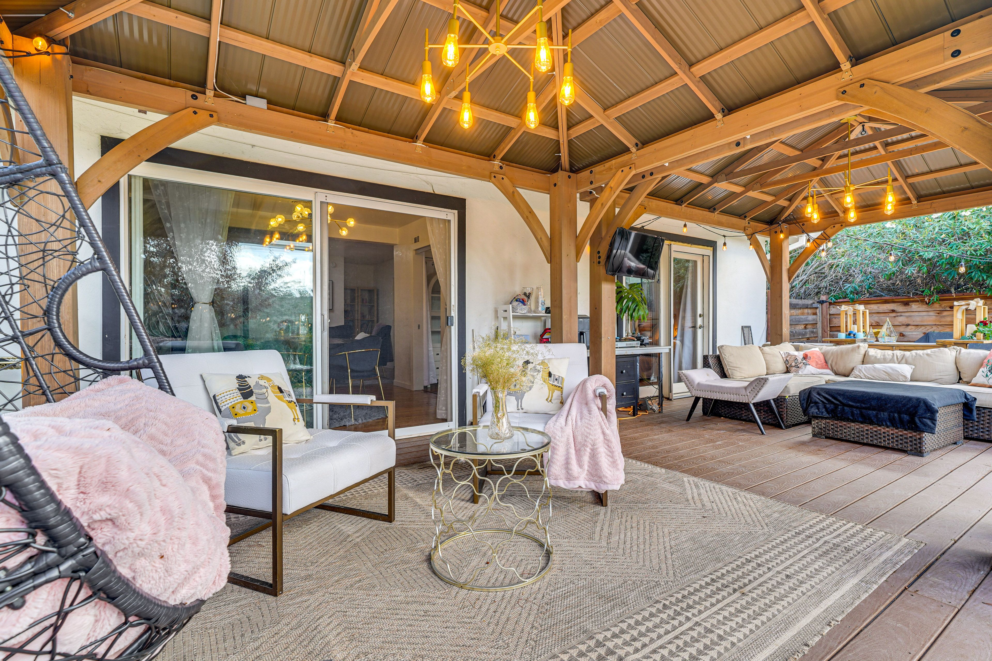 Covered Patio | Smart TV | Lounge Seating