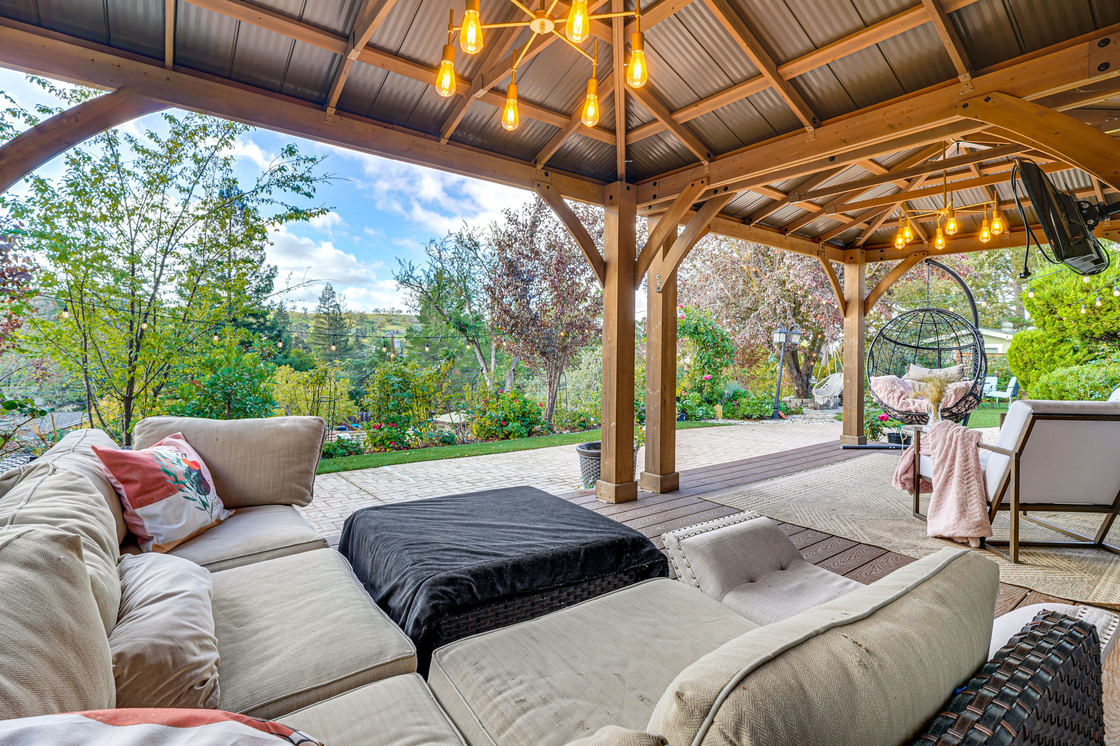 Walnut Creek Vacation Rental | 4BR | 3BA | 2,200 Sq Ft | Steps to Enter