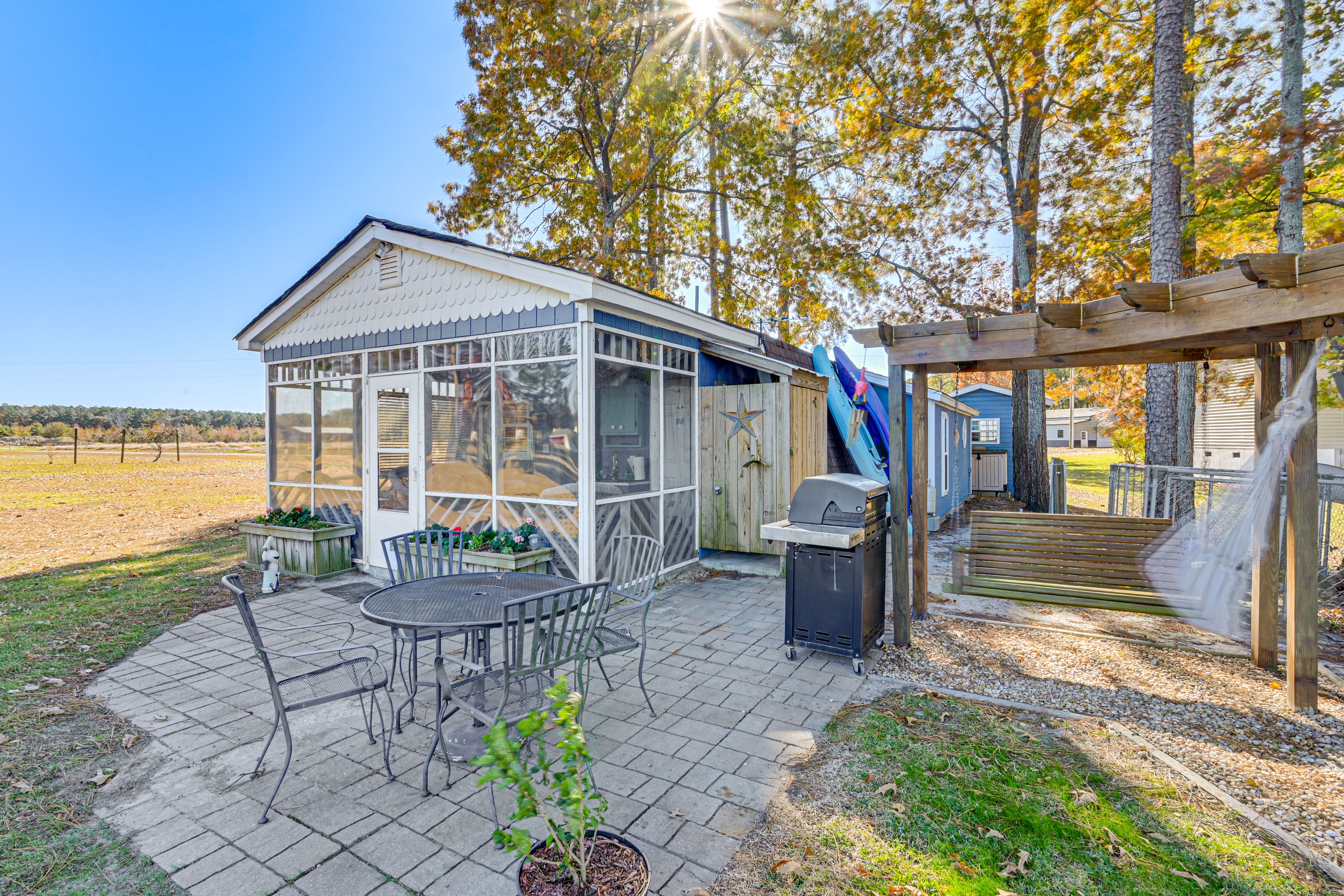 Patio | Outdoor Dining | Gas Grill | 2 Kayaks | Outdoor Shower