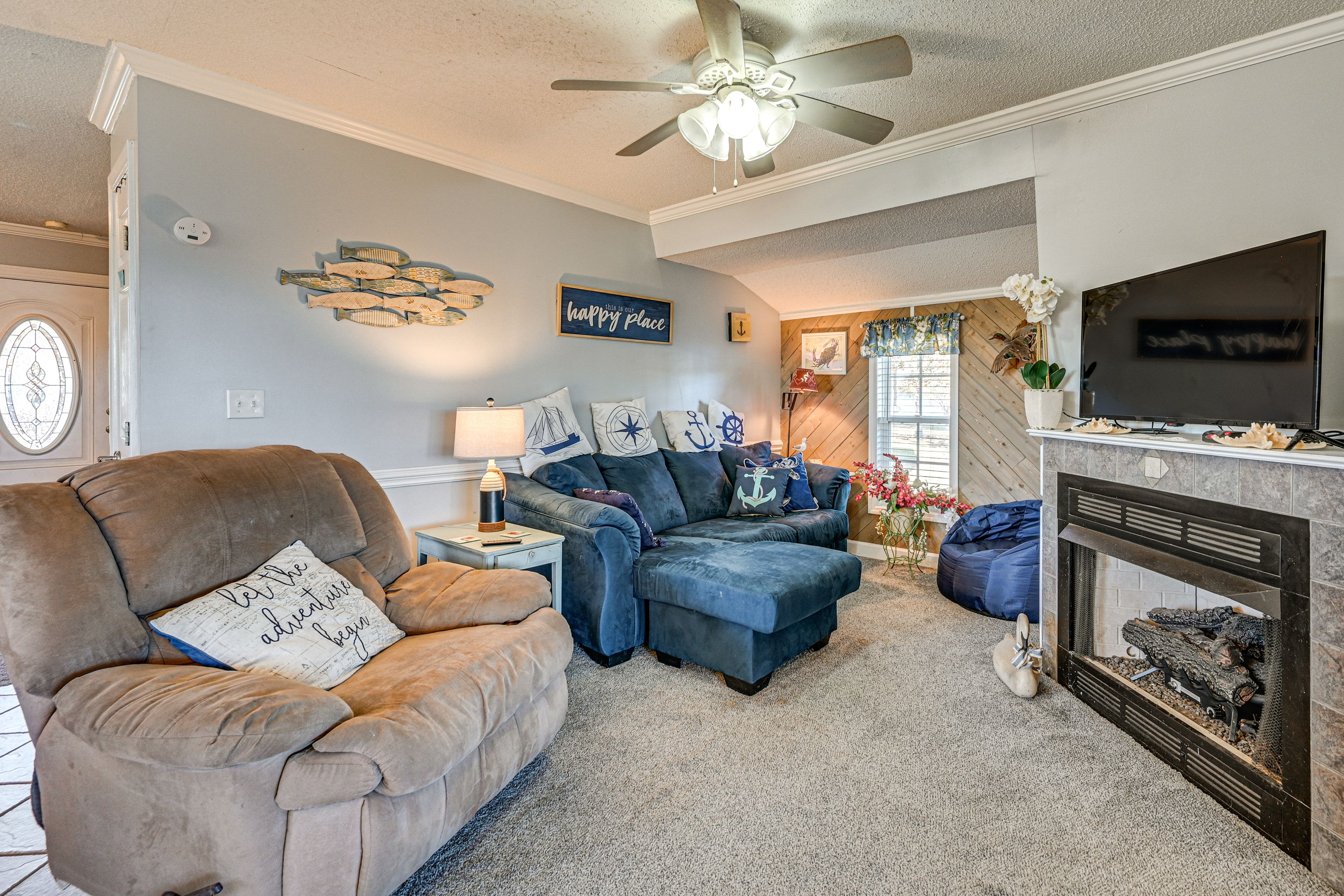 Living Room | Central A/C & Heating | Free WiFi | Fireplace Not for Guest Use