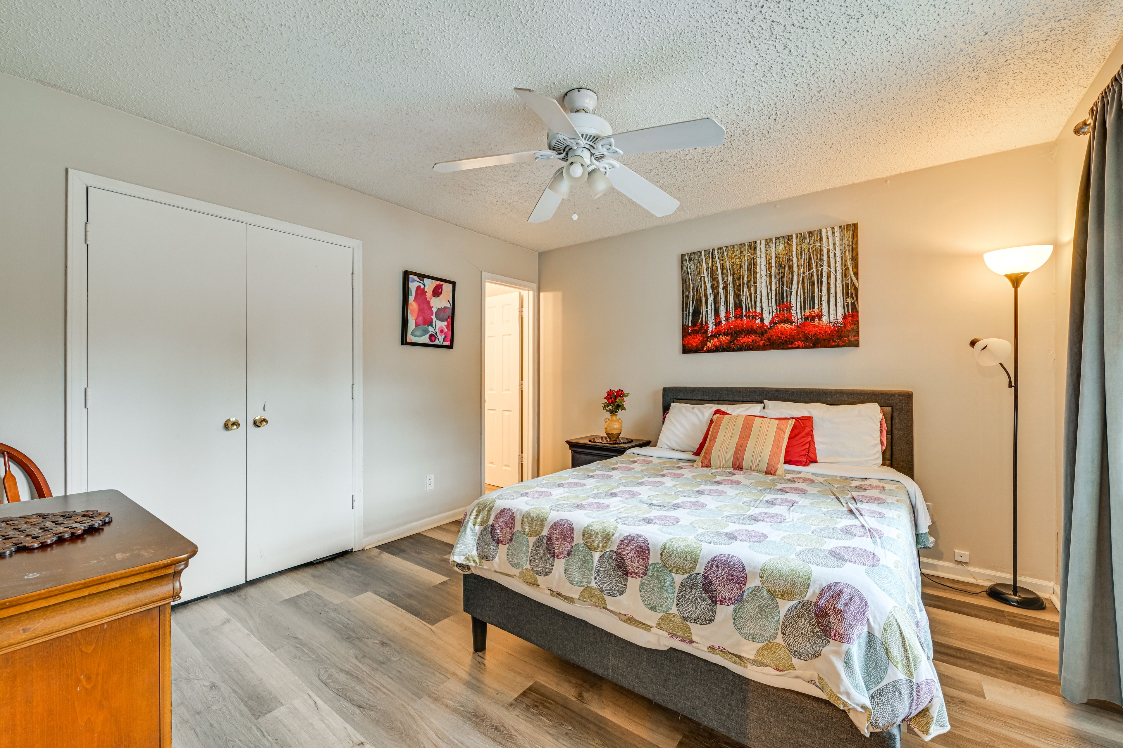 Bedroom 1 | Queen Bed | Linens | 2nd Floor