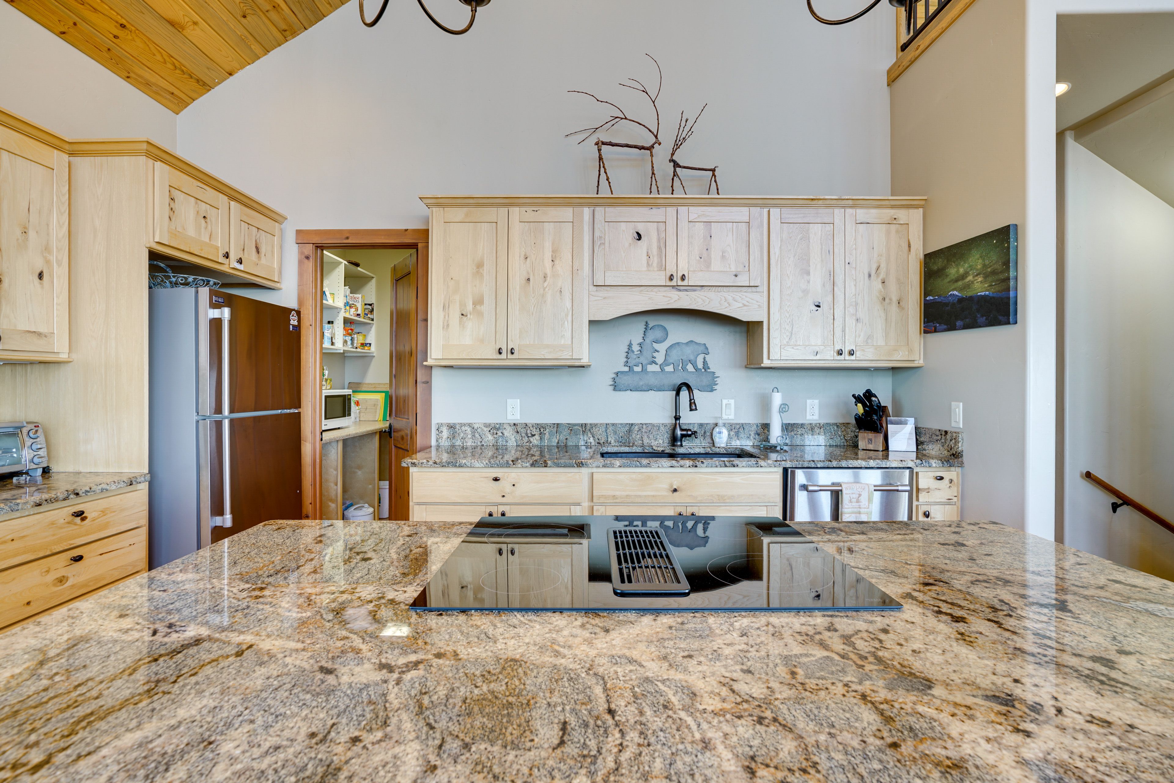 Kitchen | Main Level