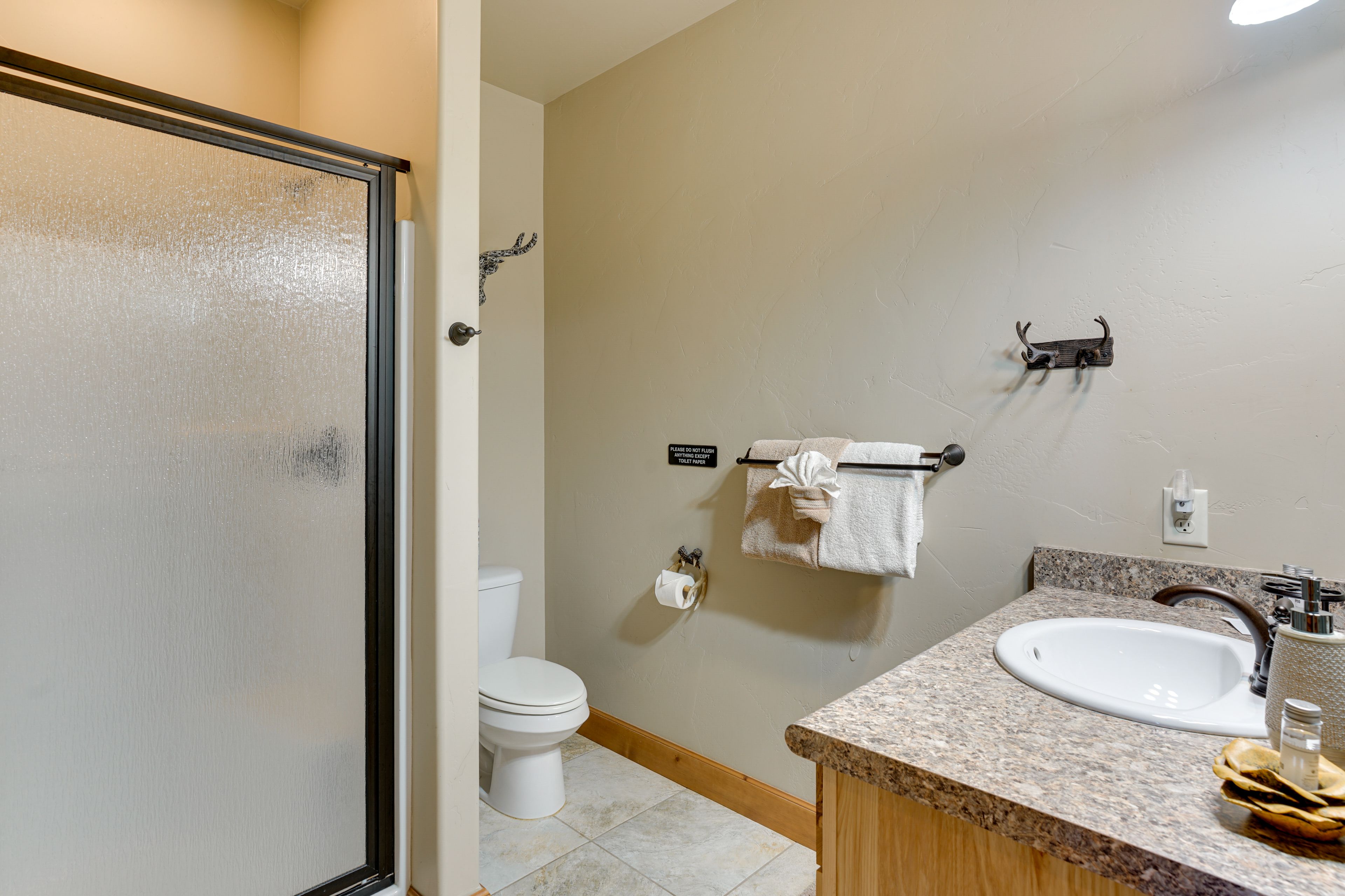 Full Bathroom | Main Level