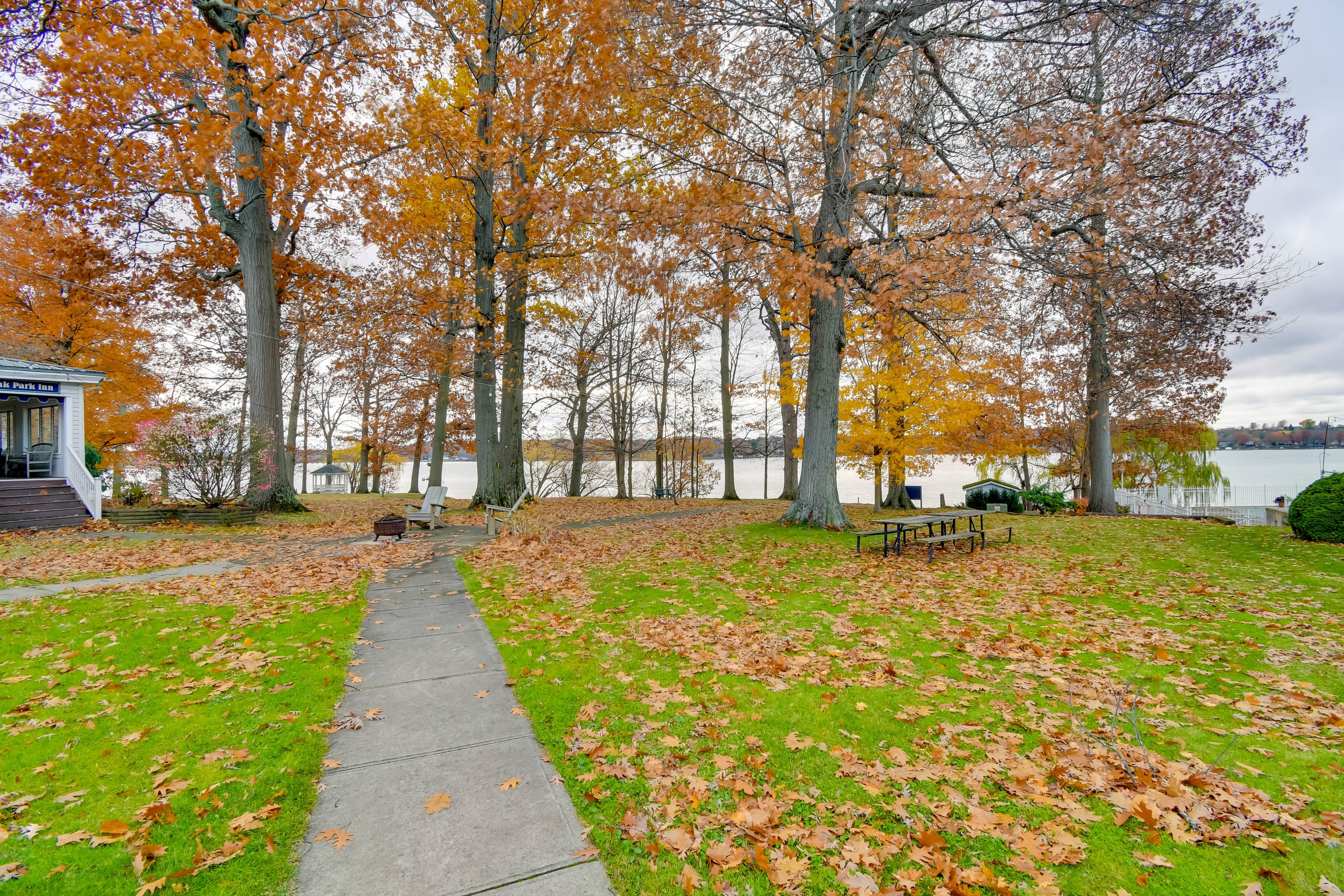 Oak Park Marina | Community Amenities | Outdoor Space & Waterfront