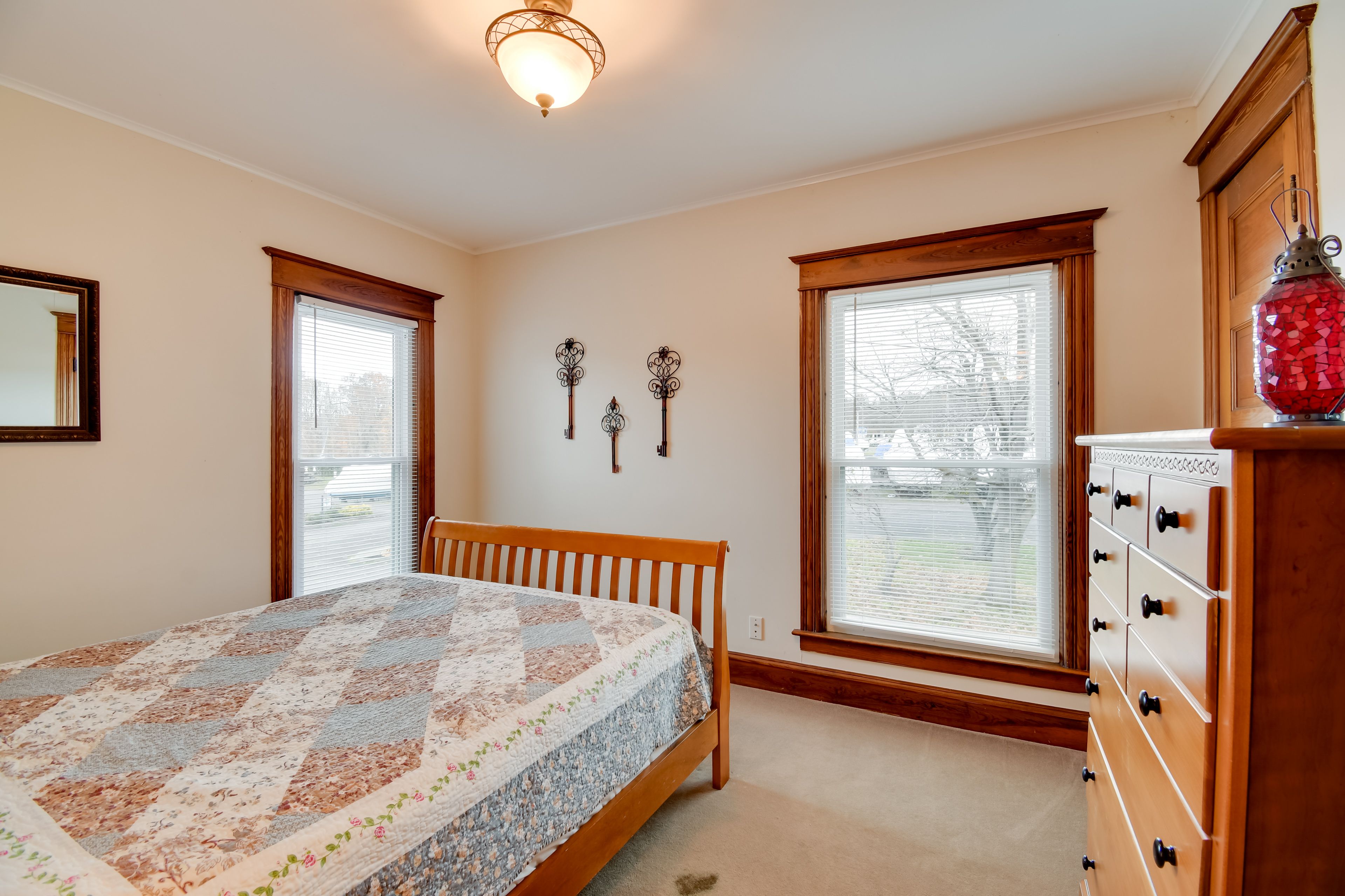 Bedroom 1 | Full Bed | 2nd Floor