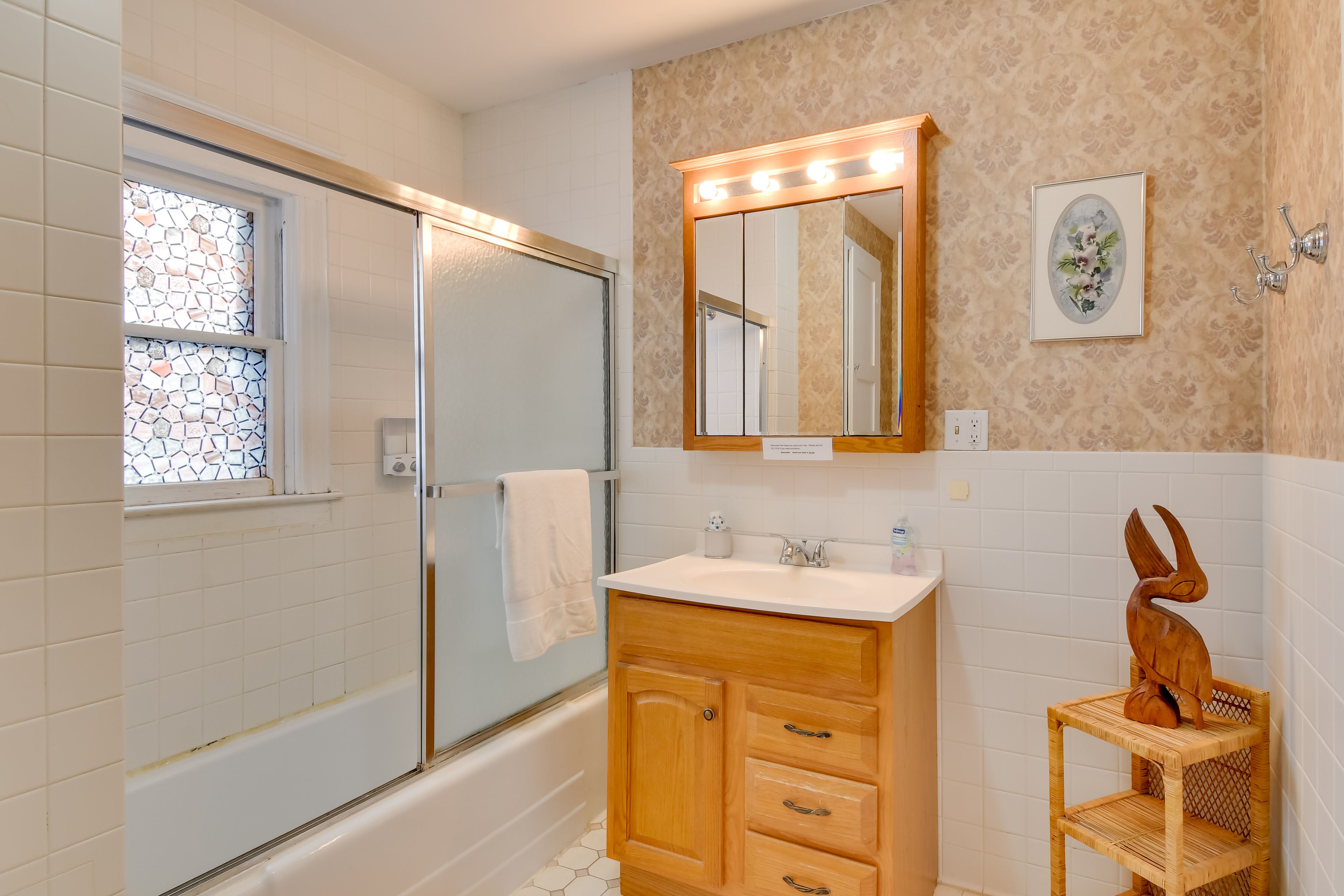 Full Bathroom | 2nd Floor