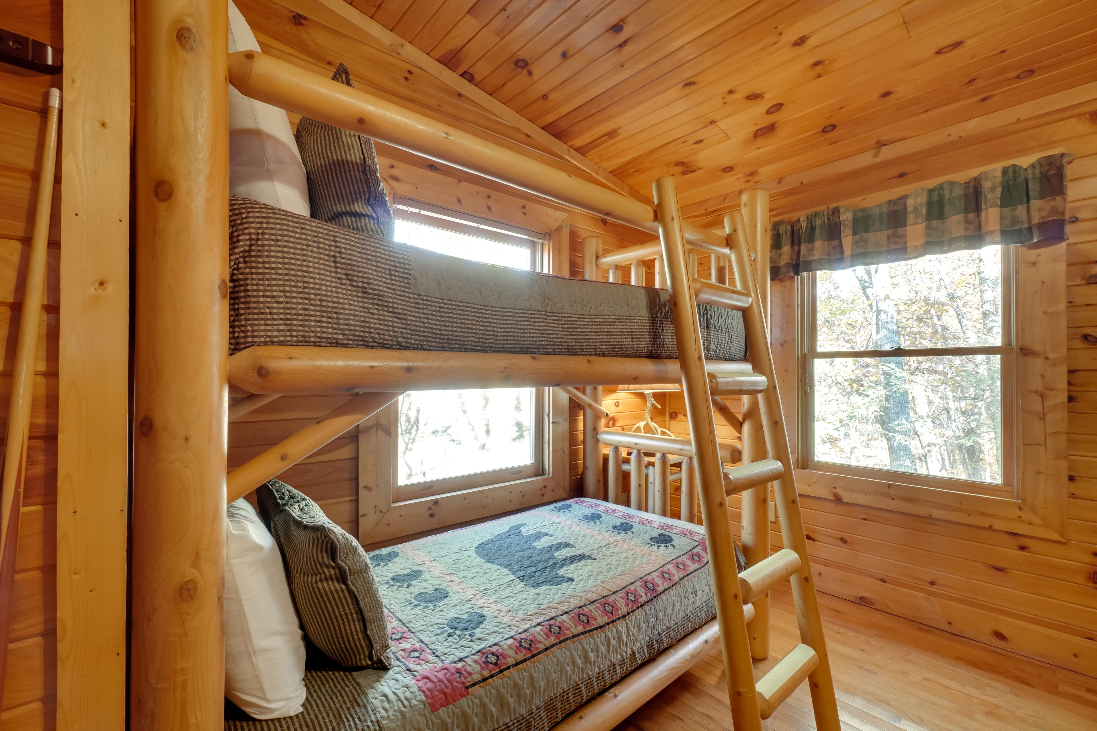 Game Room | 2nd Floor | Twin Bunk Bed | Pool Table | Arcade Game