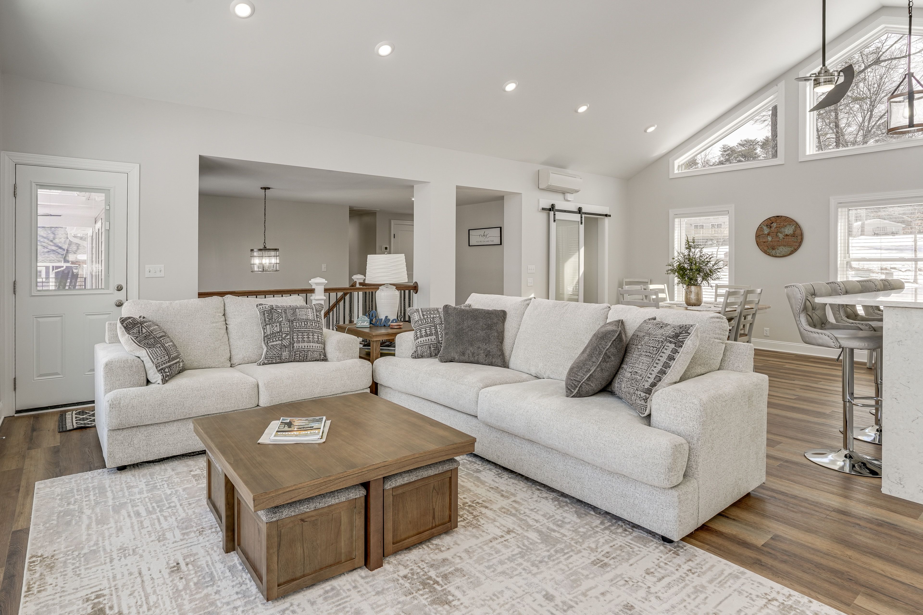 Living Room | Upper Level