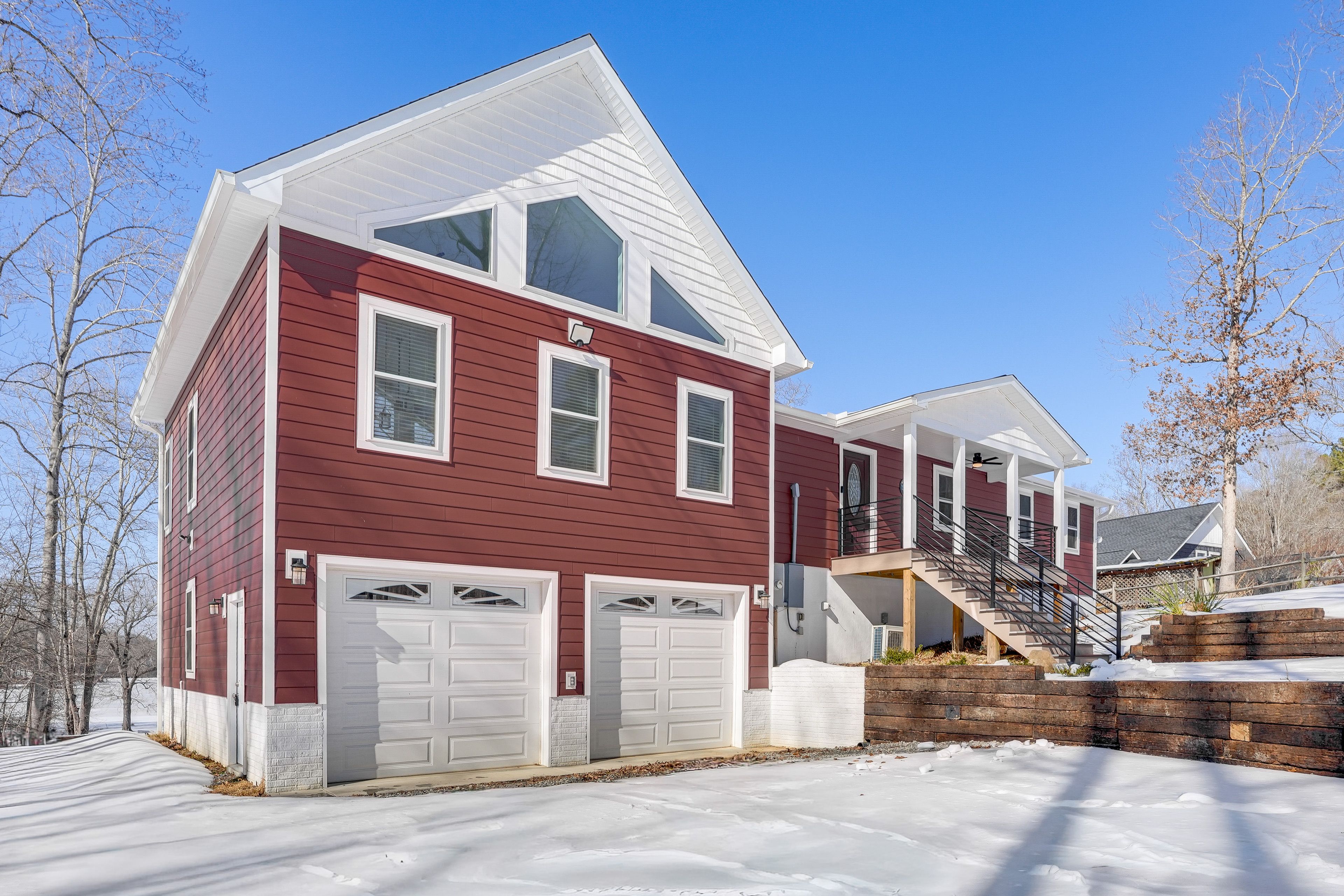 Driveway Parking | 4 Vehicles | EV Charger On-Site