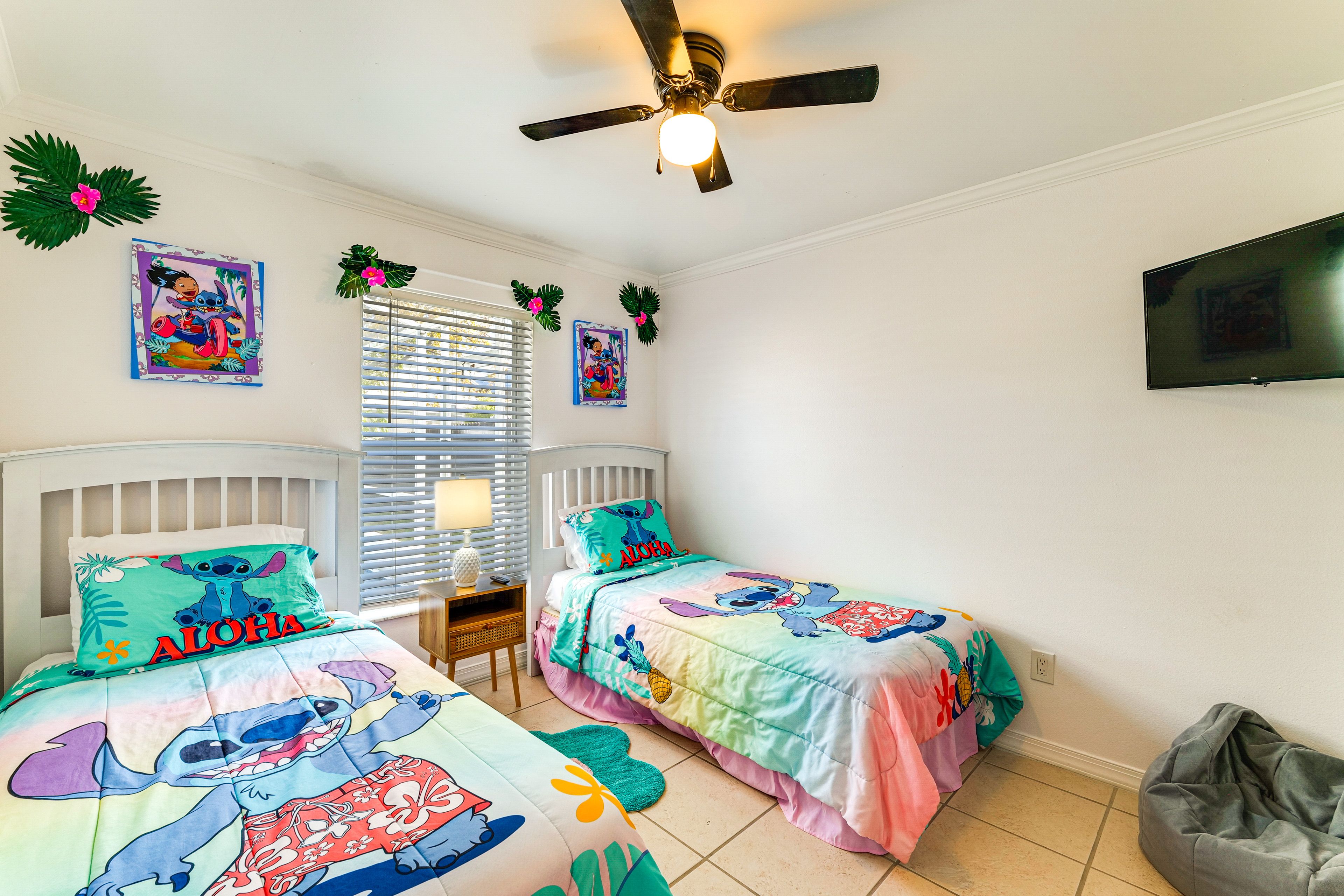 Bedroom 3 | 2 Twin Beds | Smart TV