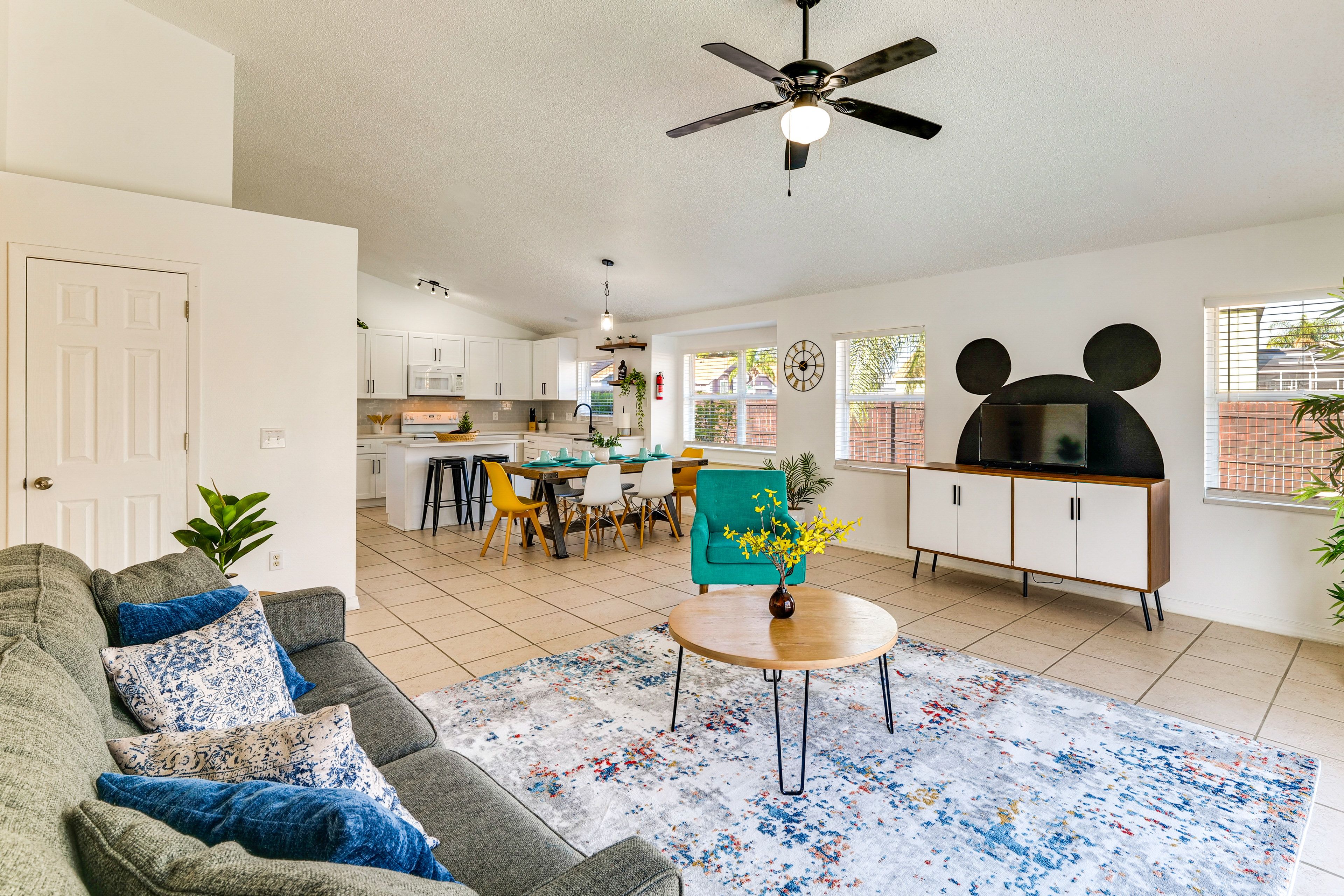 Interior | Central Heating & A/C | In-Unit Laundry