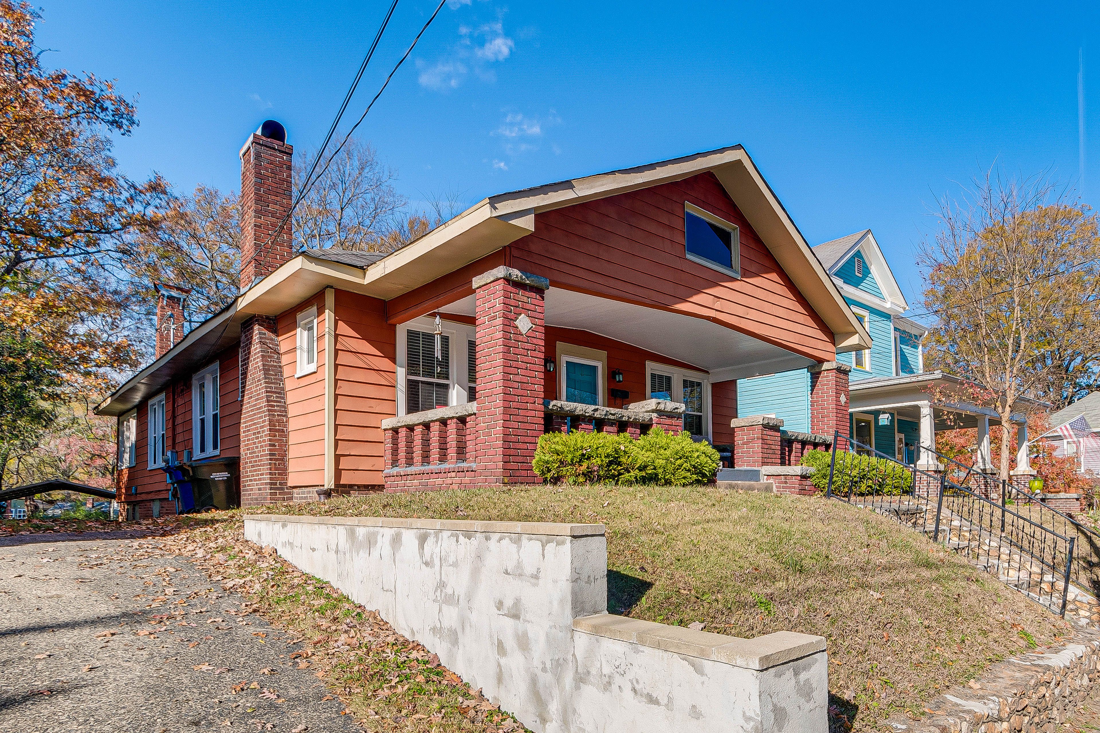 Parking | Shared Driveway (2 Vehicles)