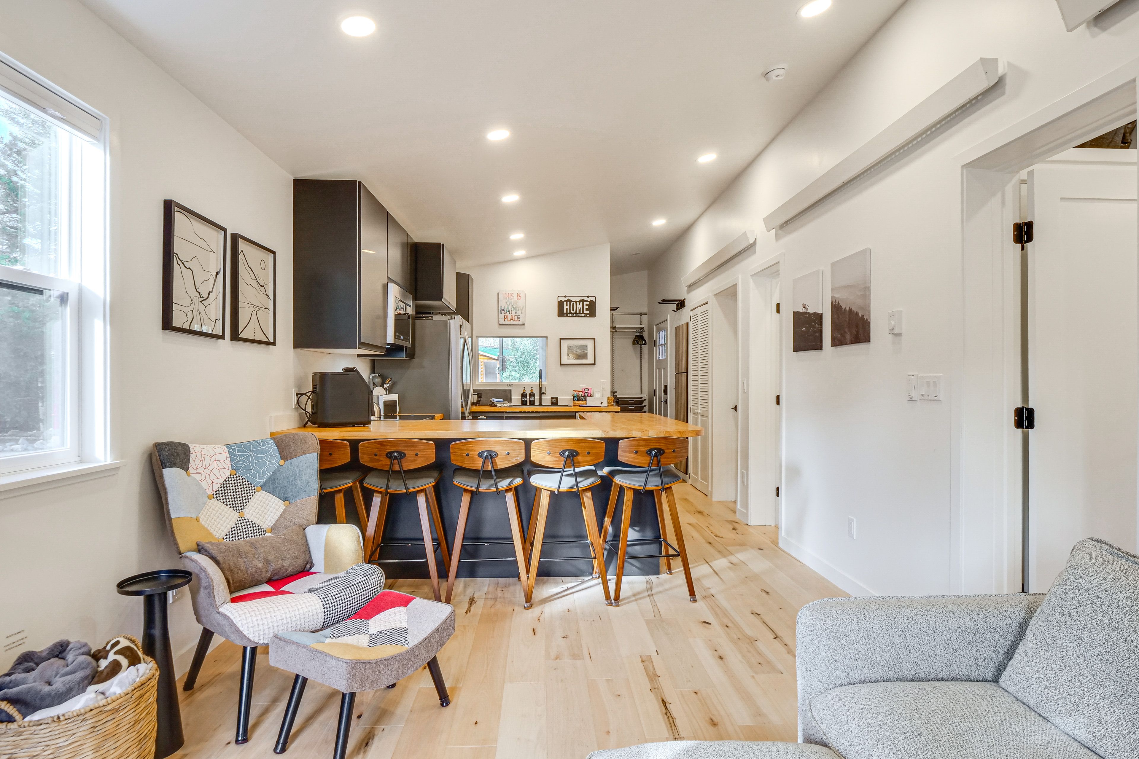 Interior | Kitchen | Breakfast Bar | Dishware & Flatware Provided