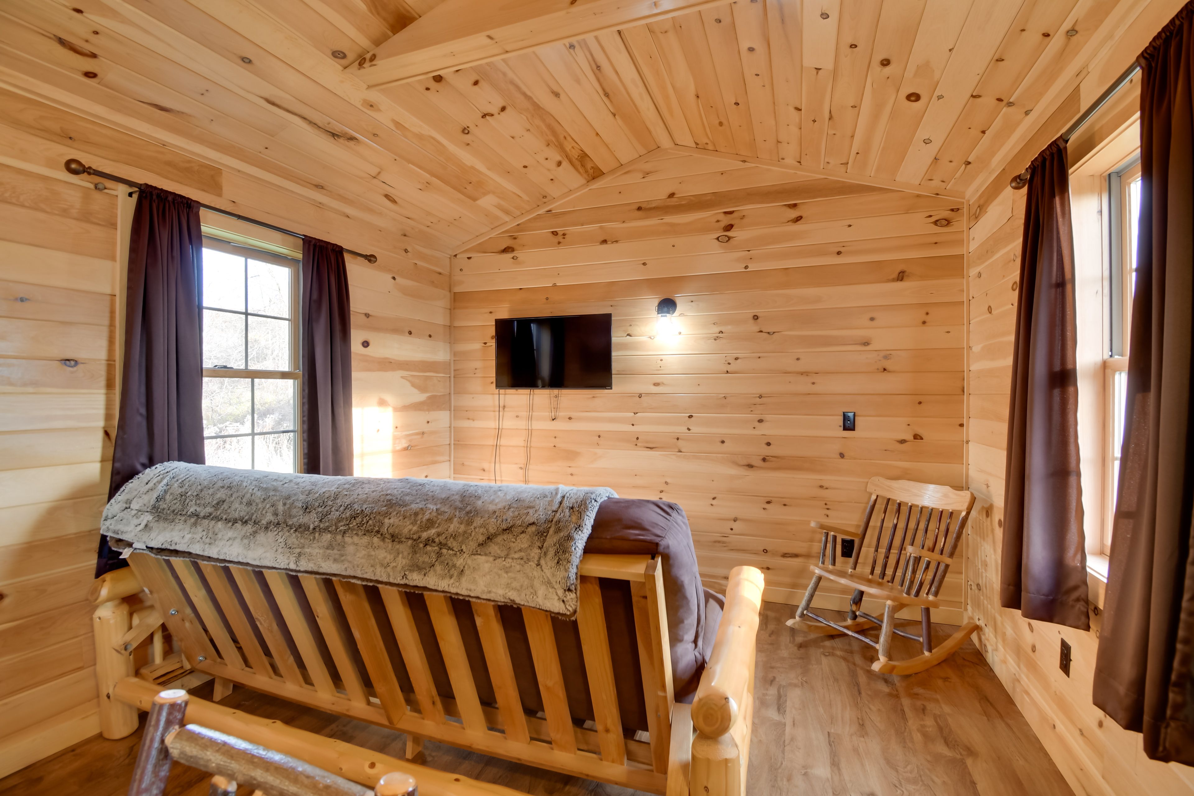 Living Room | Futon | Smart TV | Free WiFi