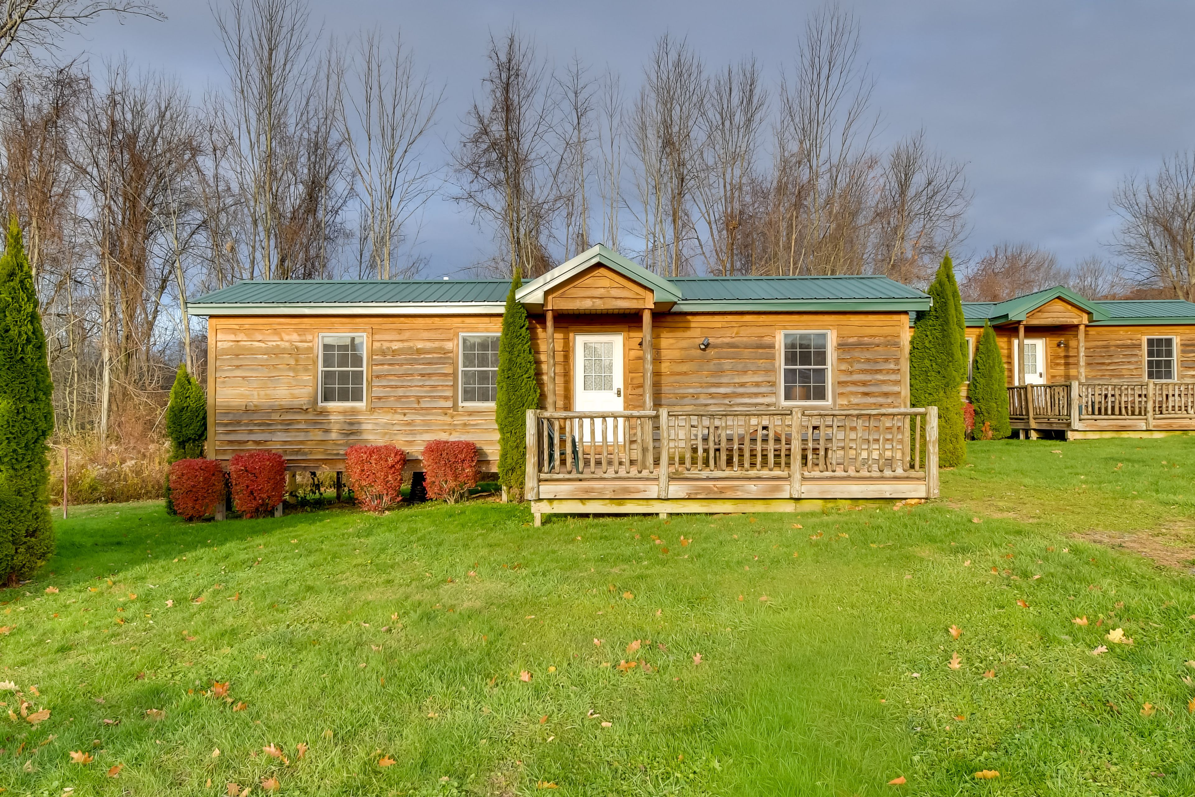 Cabin Exterior | Driveway (2 Vehicles)