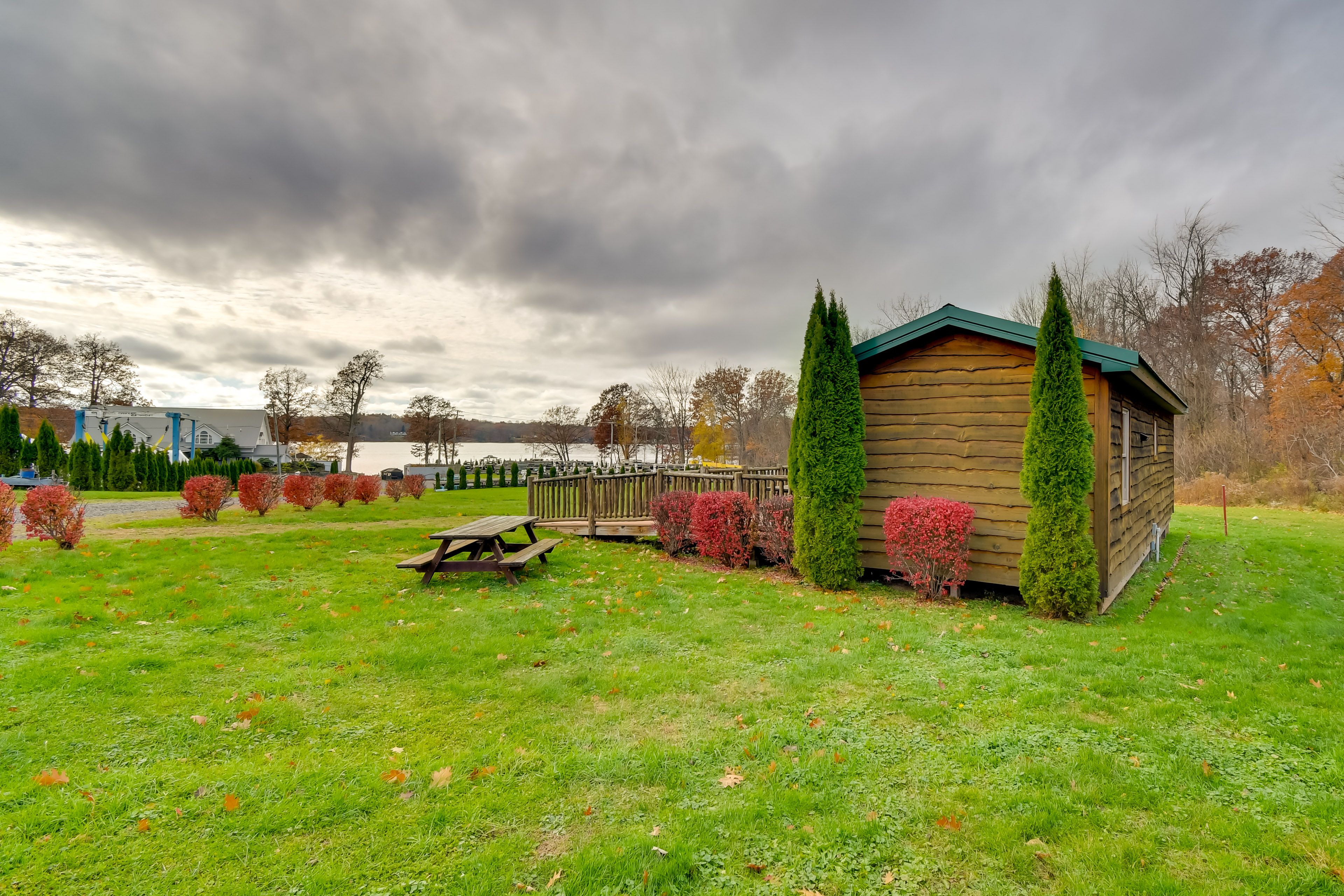 North Rose Vacation Rental | 1BR | 1BA | 500 Sq Ft | Step-Free Entry