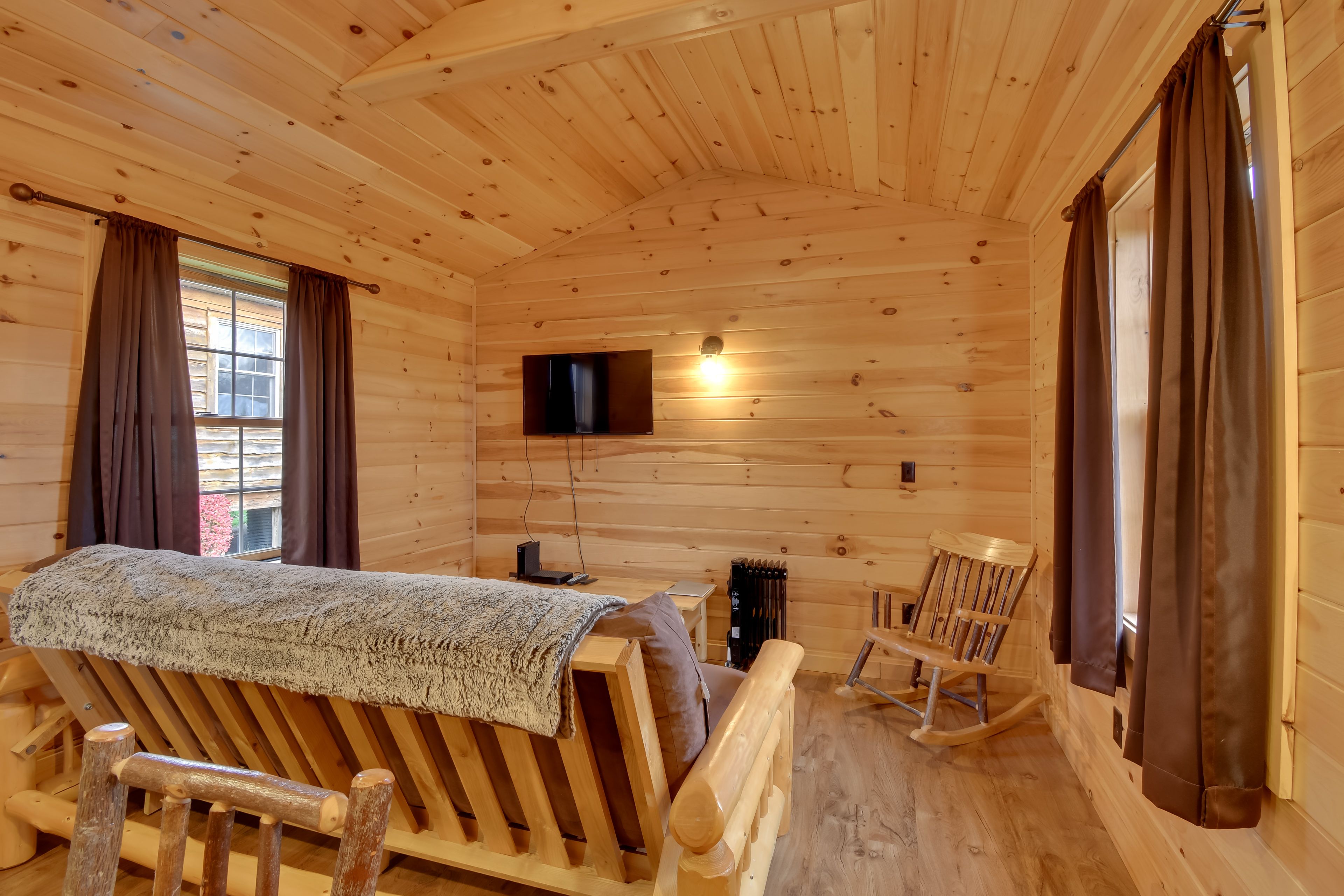 Living Room | Futon | Smart TV | Free WiFi