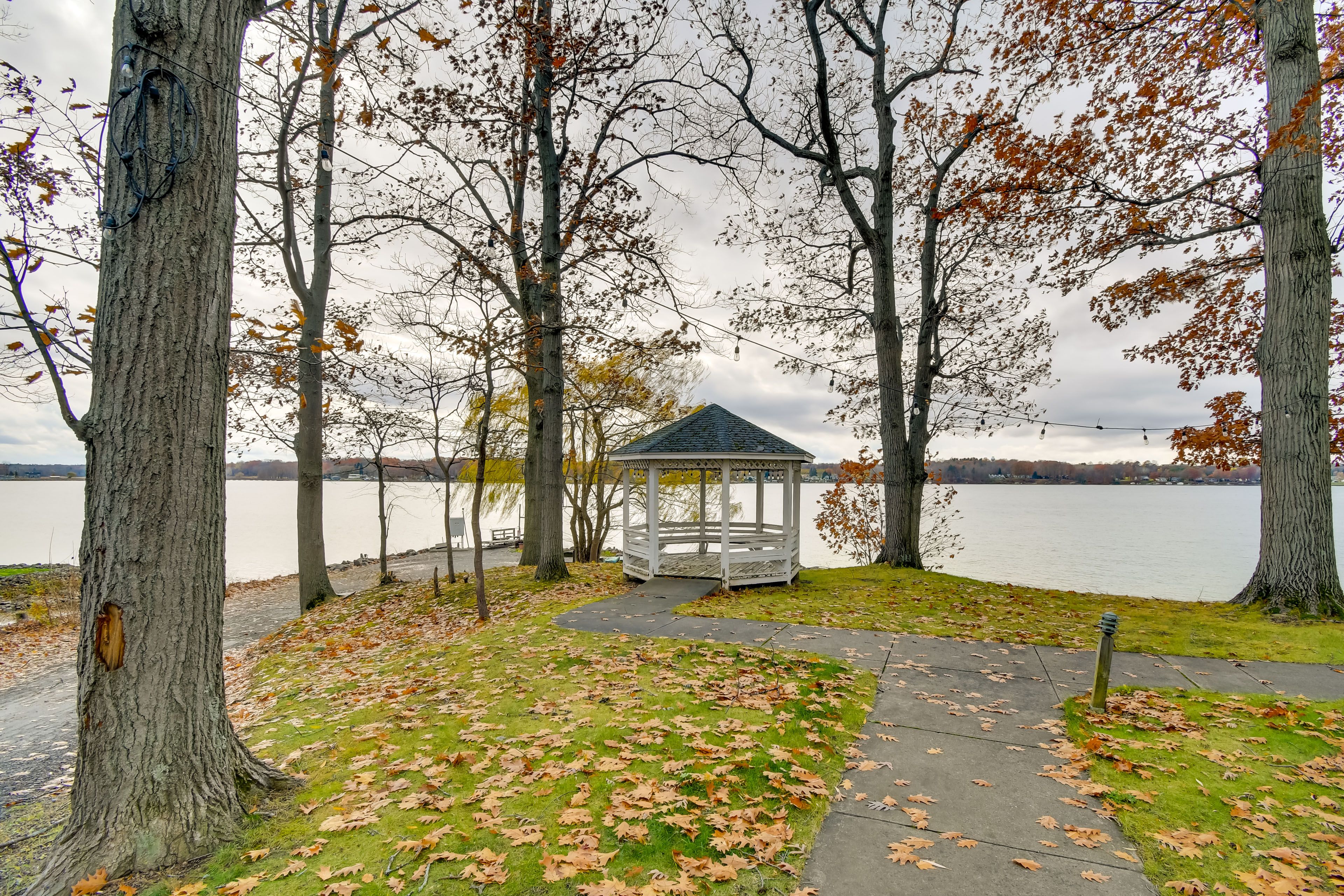 Oak Park Marina | Community Amenities