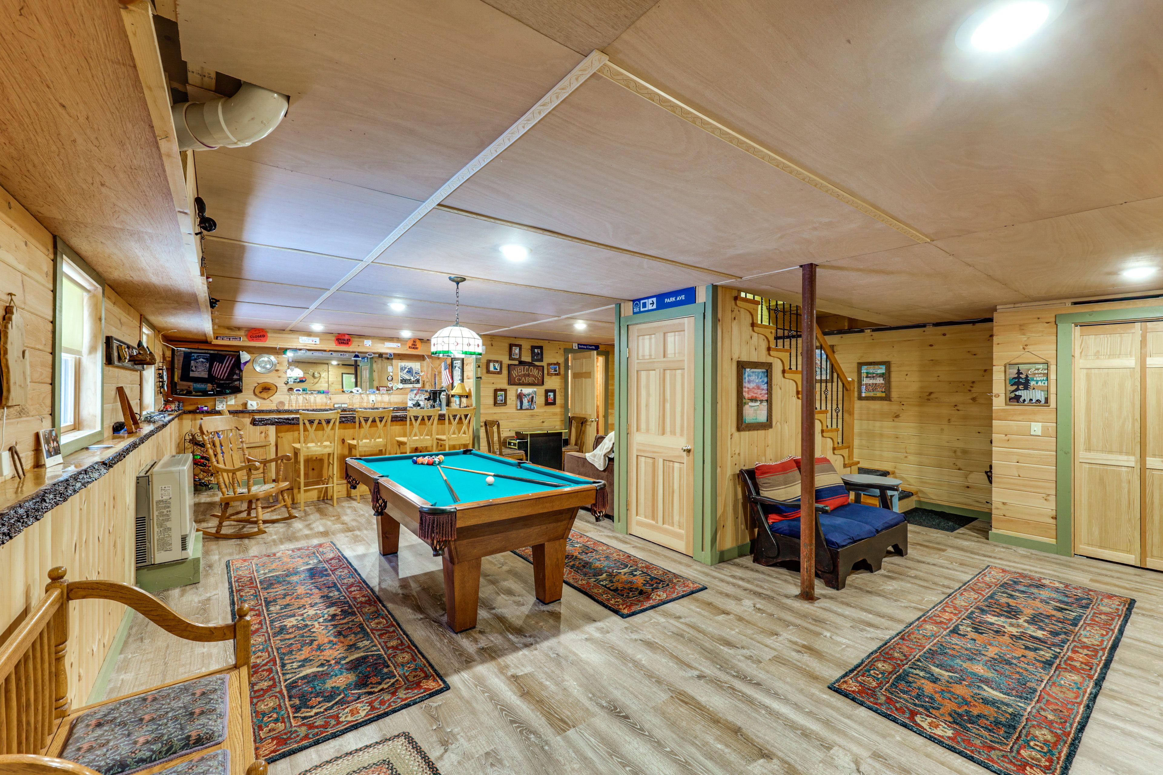 Game Room | Wet Bar | Lower Floor