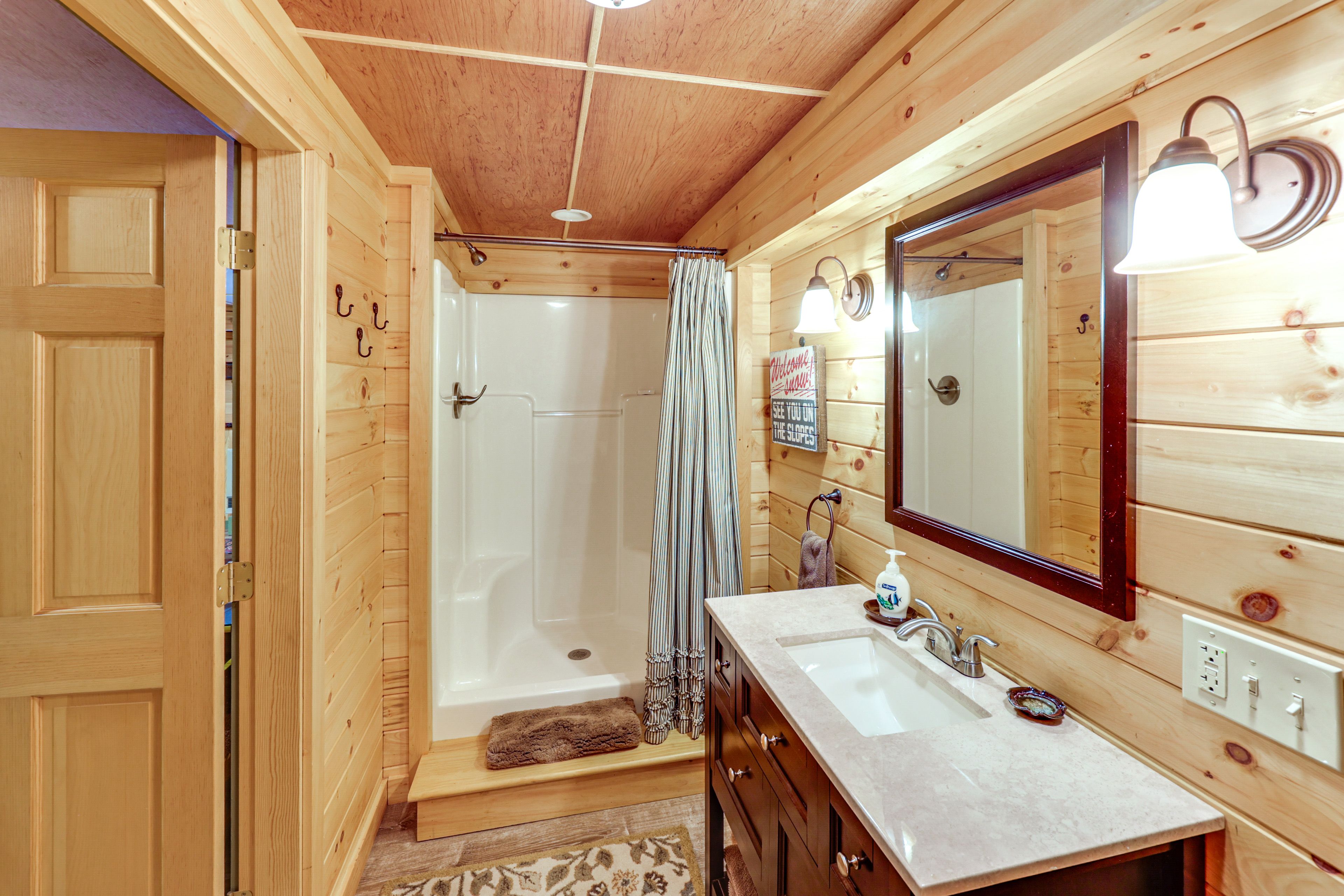 Bathroom | Towels Provided | Main Floor