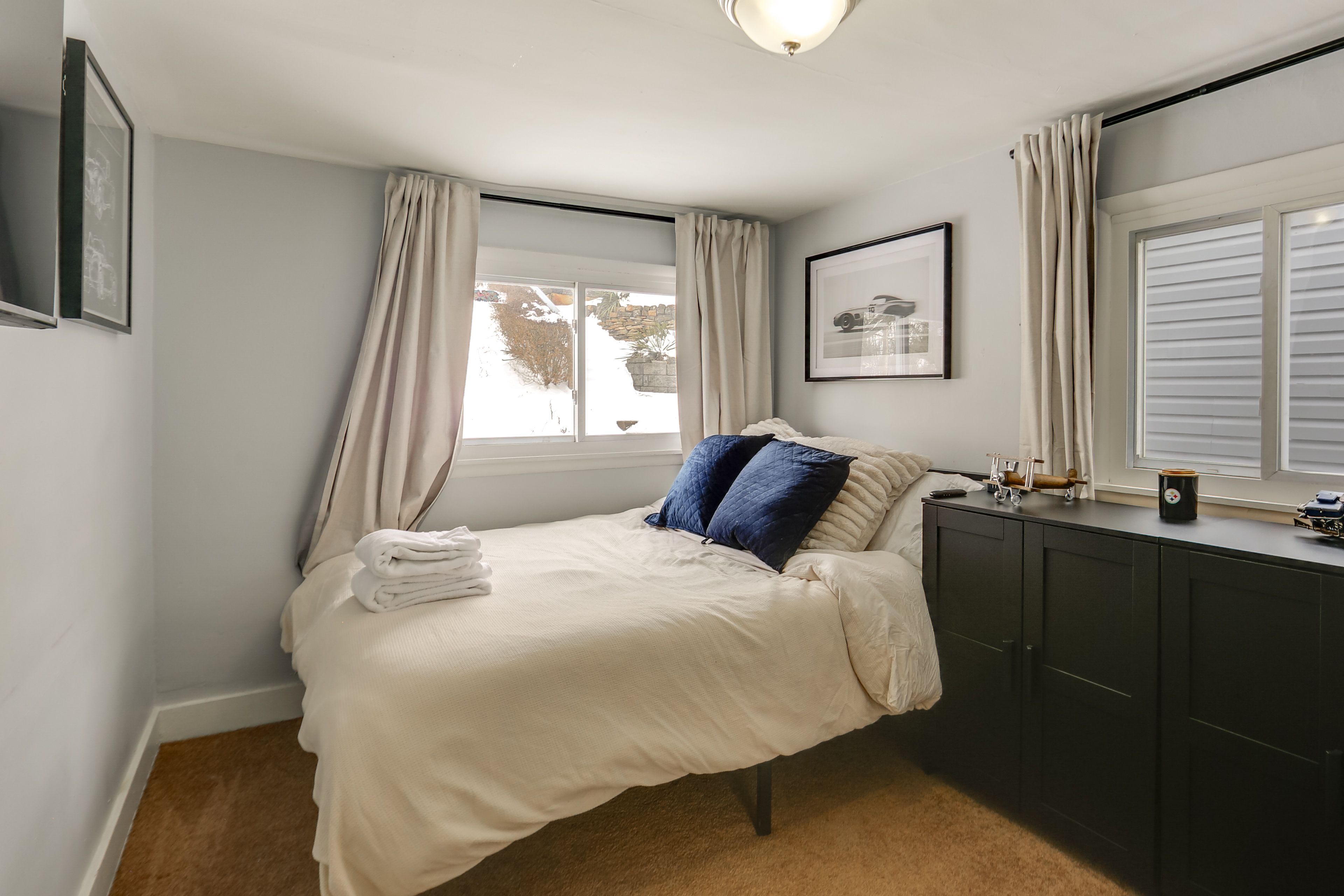 Bedroom 1 | 1st Floor | Queen Bed