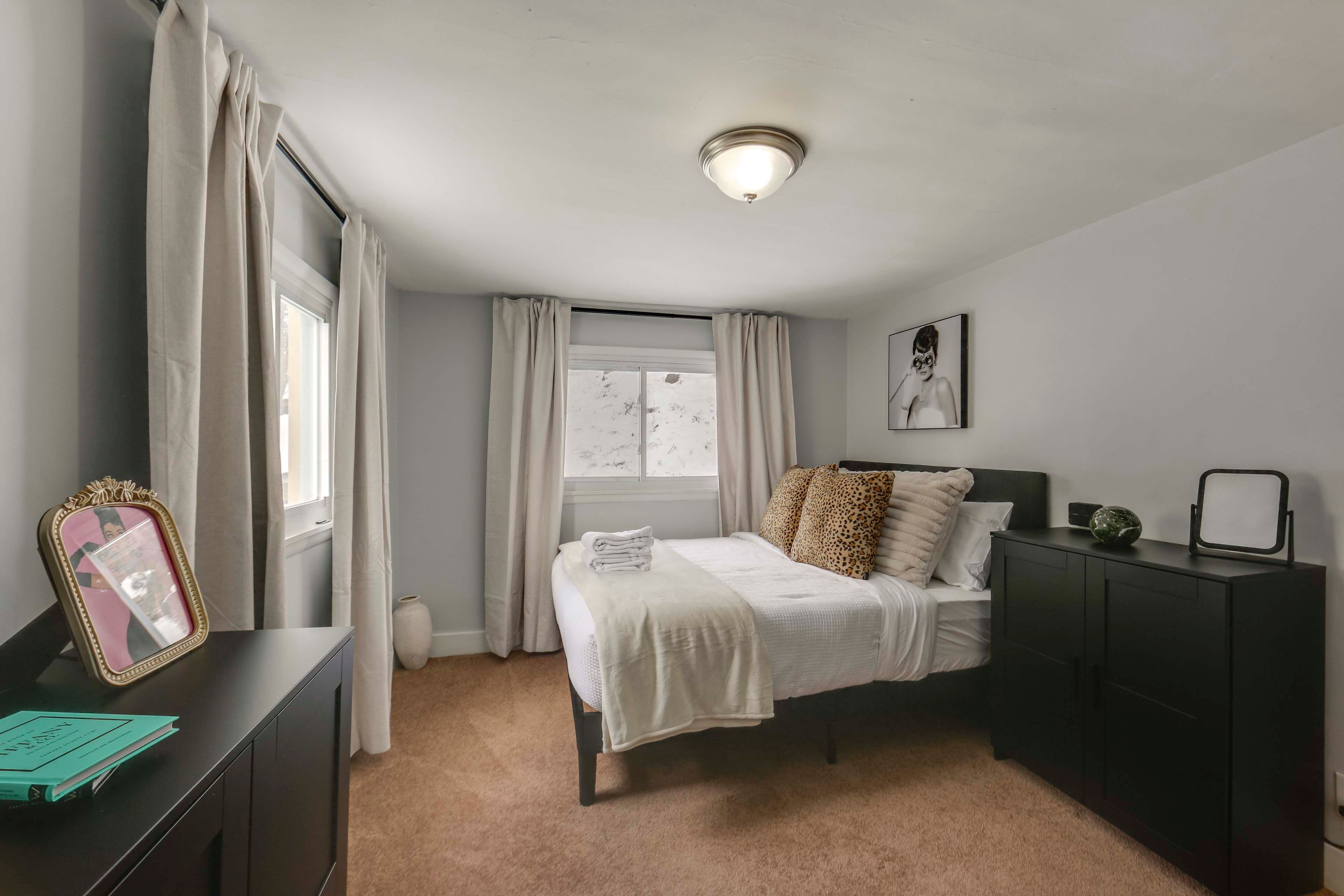 Bedroom 3 | 2nd Floor | Queen Bed