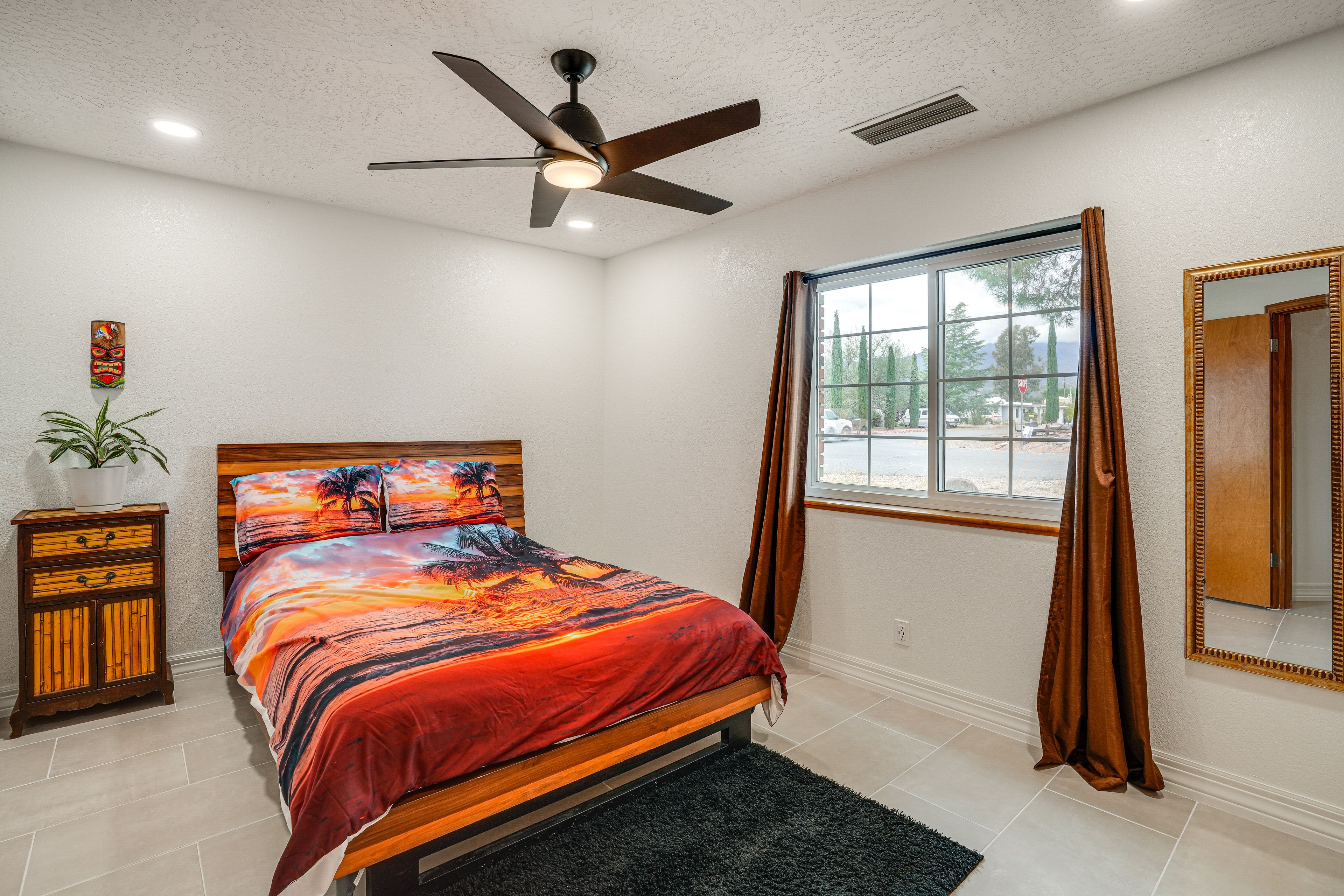 Bedroom 2 | Queen Bed