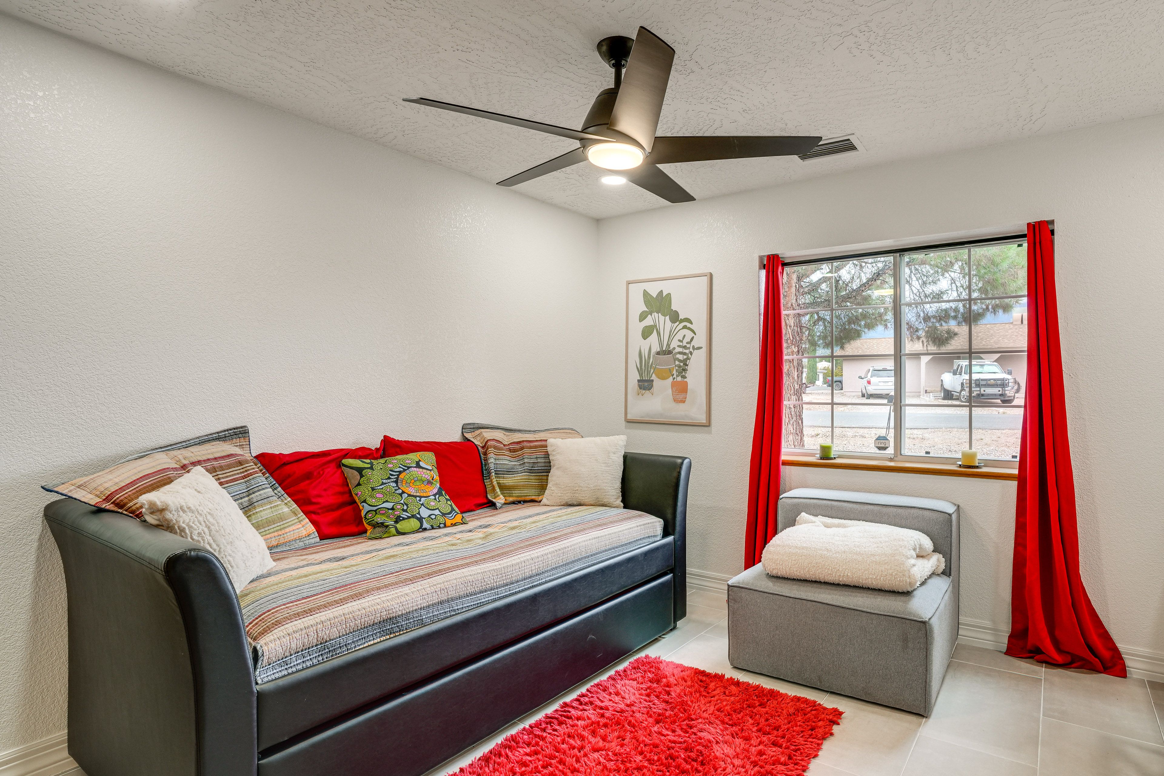 Bedroom 3 | Twin Daybed w/ Twin Trundle