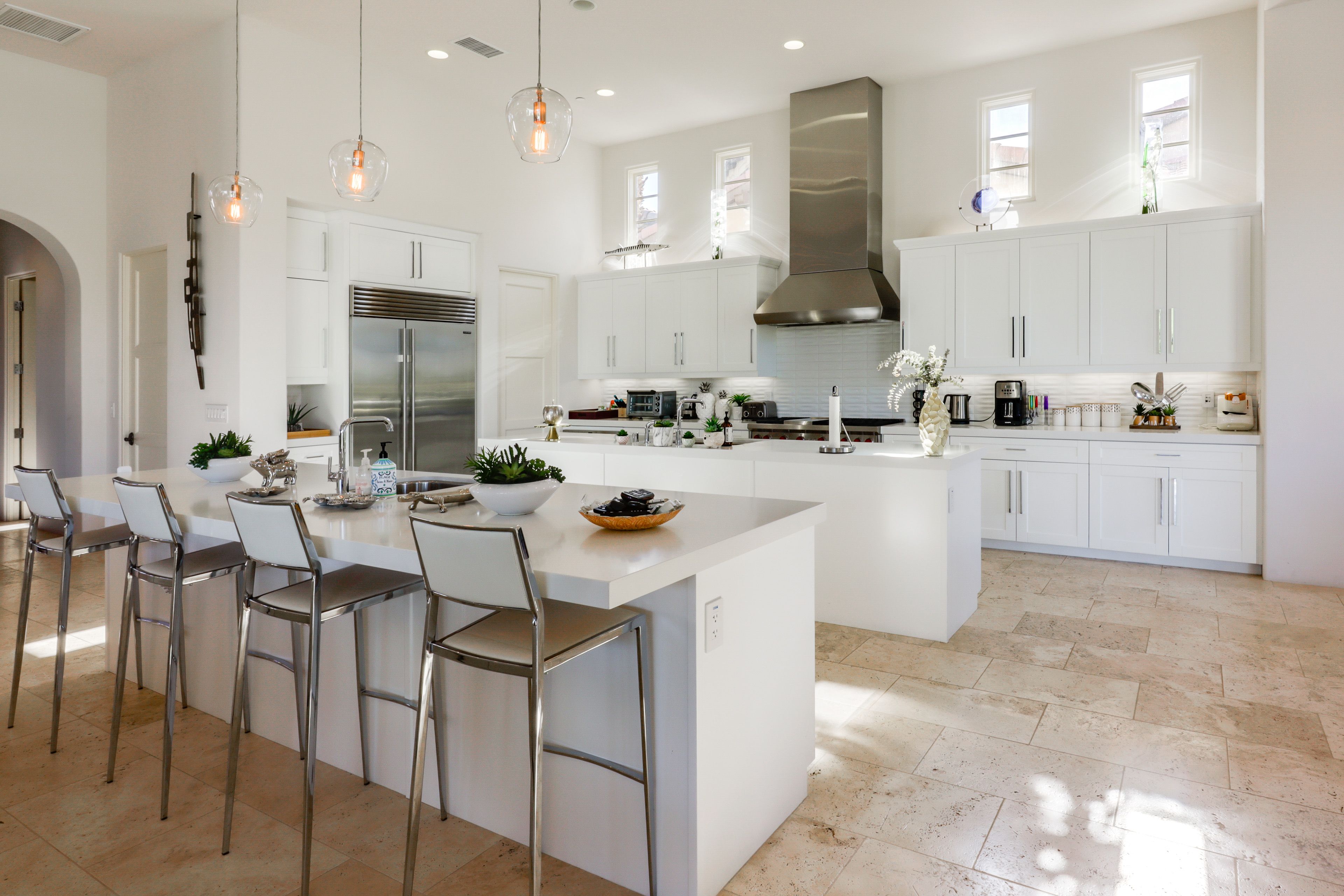 Breakfast Bar & Kitchen