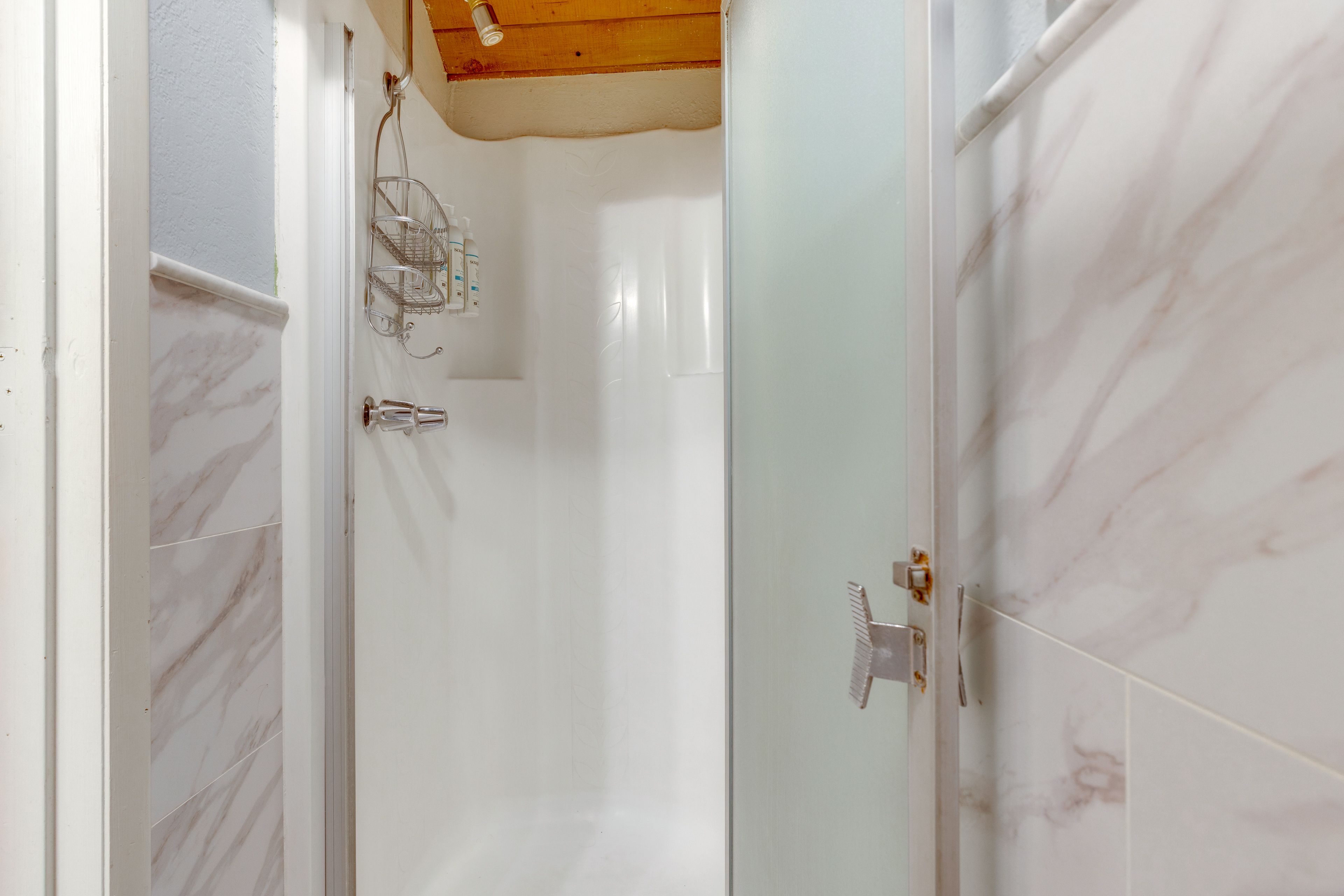 Full Bathroom | 2nd Floor