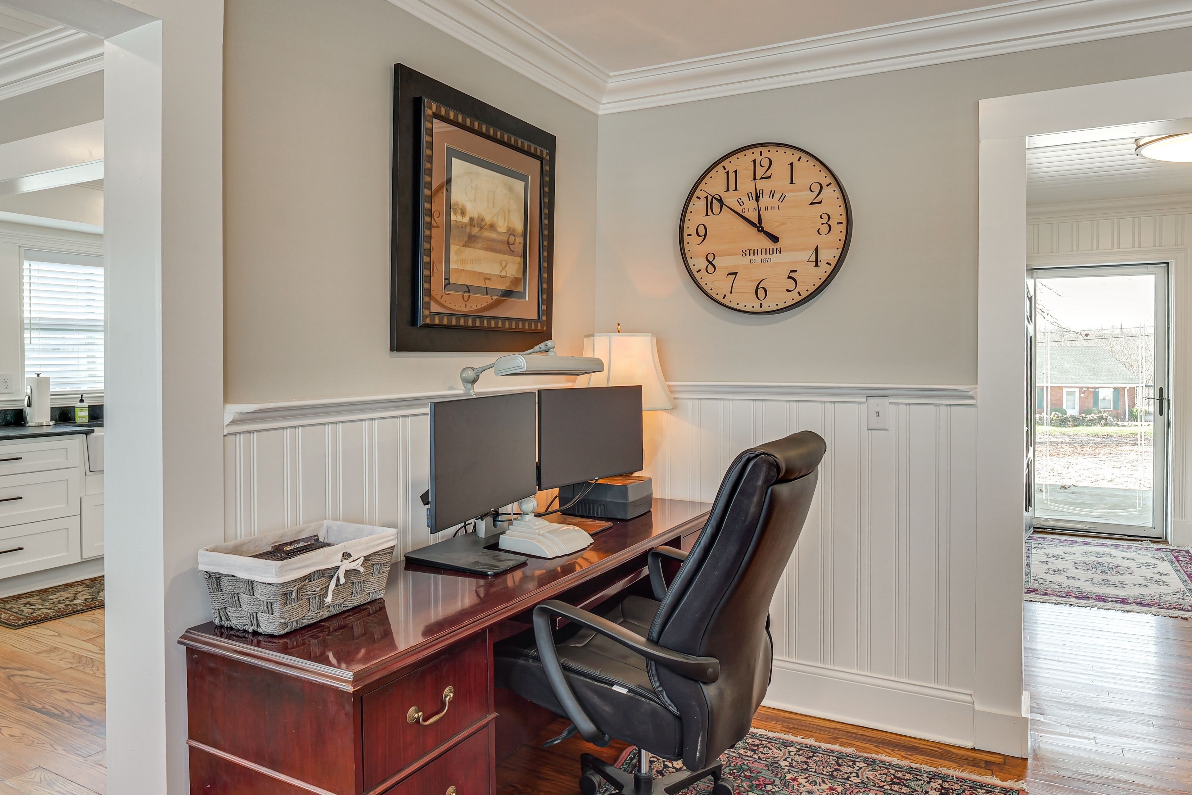 Desk | Free WiFi | 1st Floor