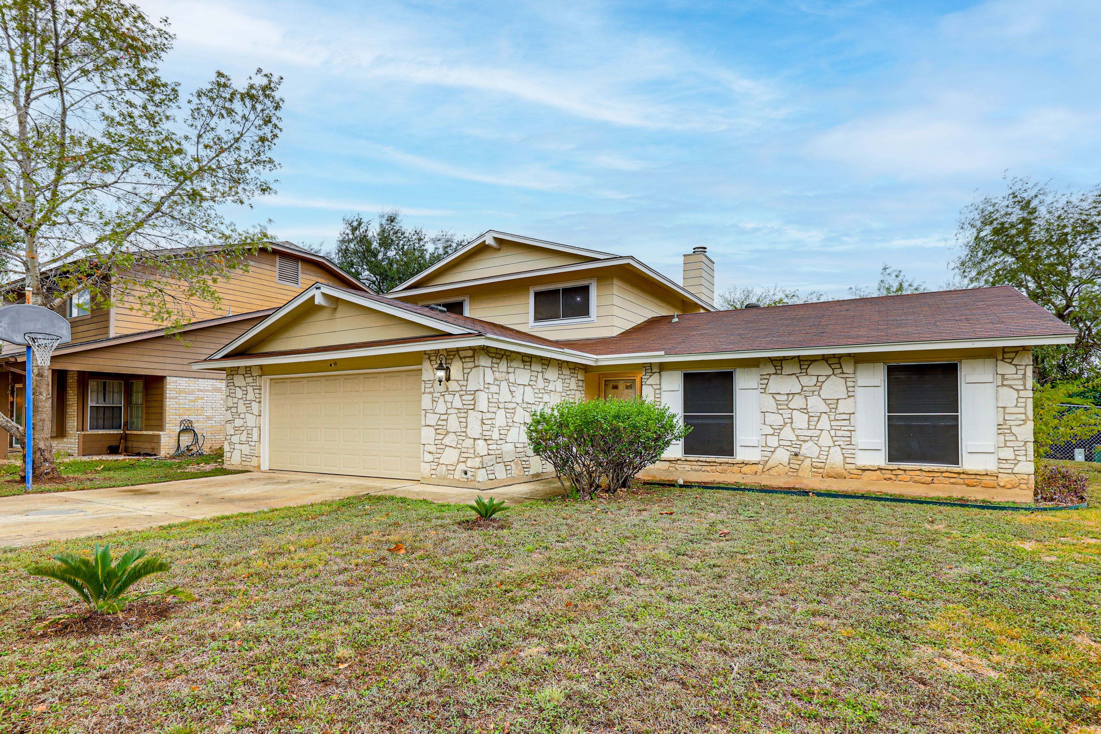 San Antonio Vacation Rental | 4BR | 2BA | 1,923 Sq Ft | 2 Steps Required