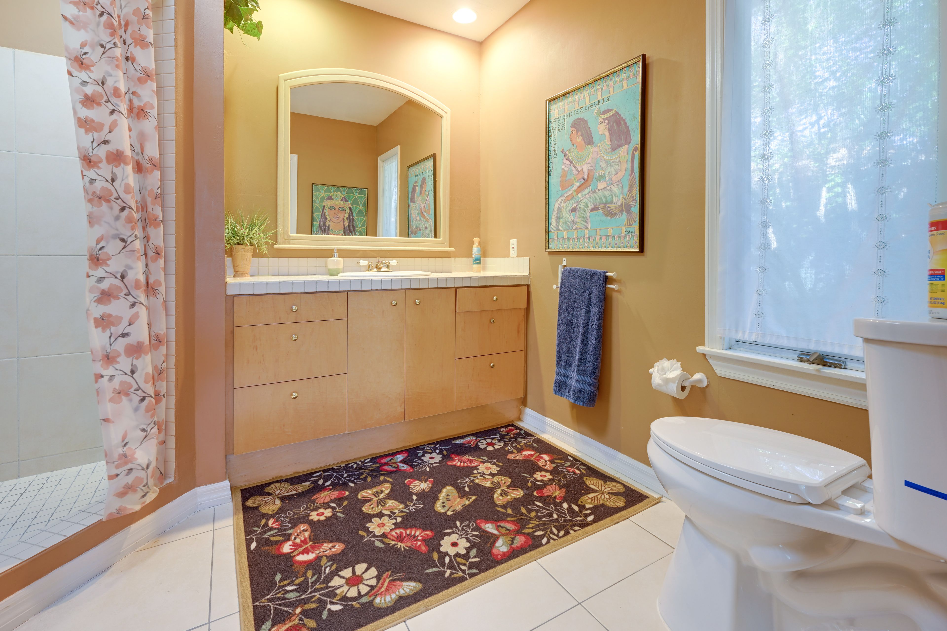 En-Suite Bathroom | Towels Provided