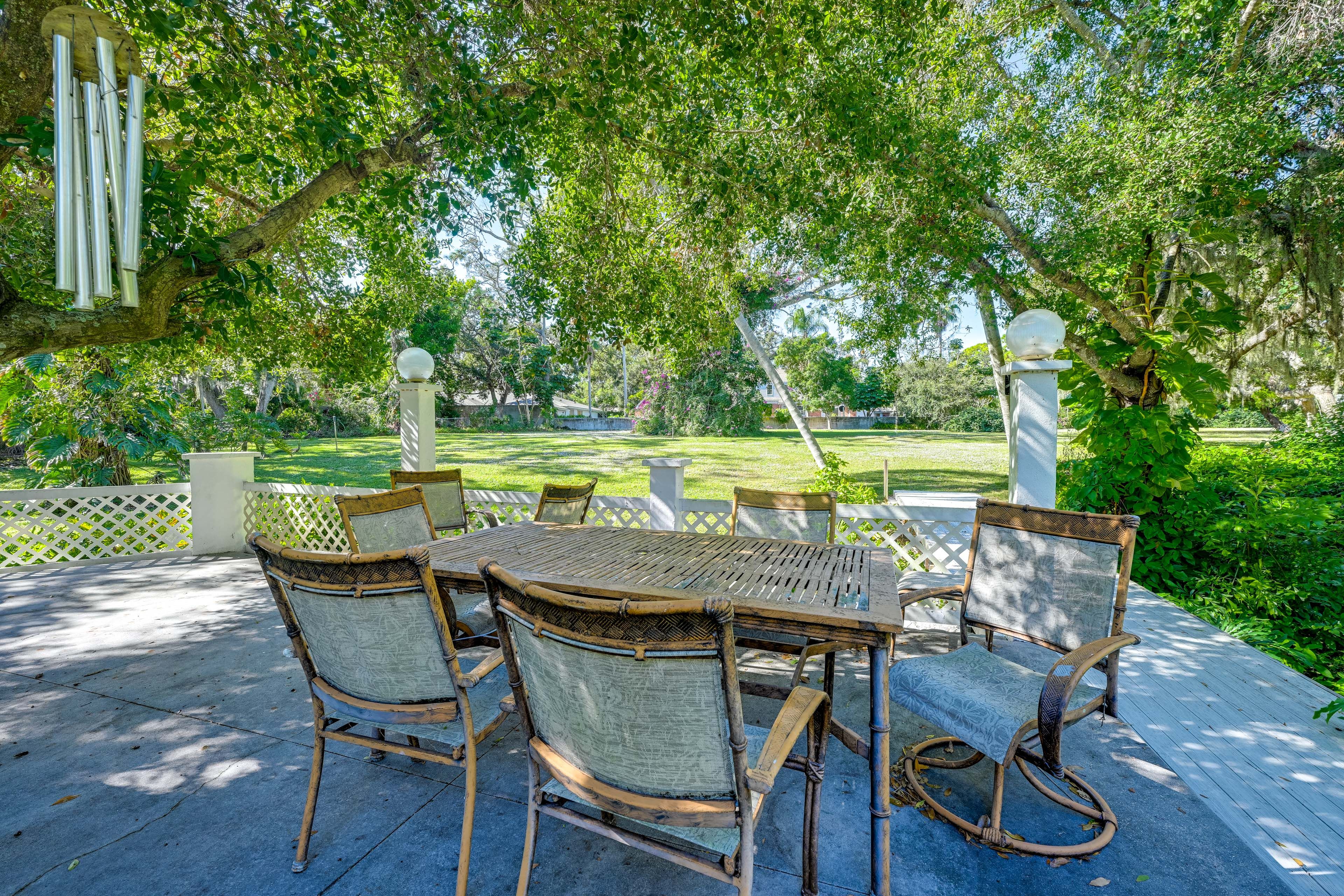 Sarasota Vacation Rental | 1BR | 1BA | Steps Required | 1,000 Sq Ft