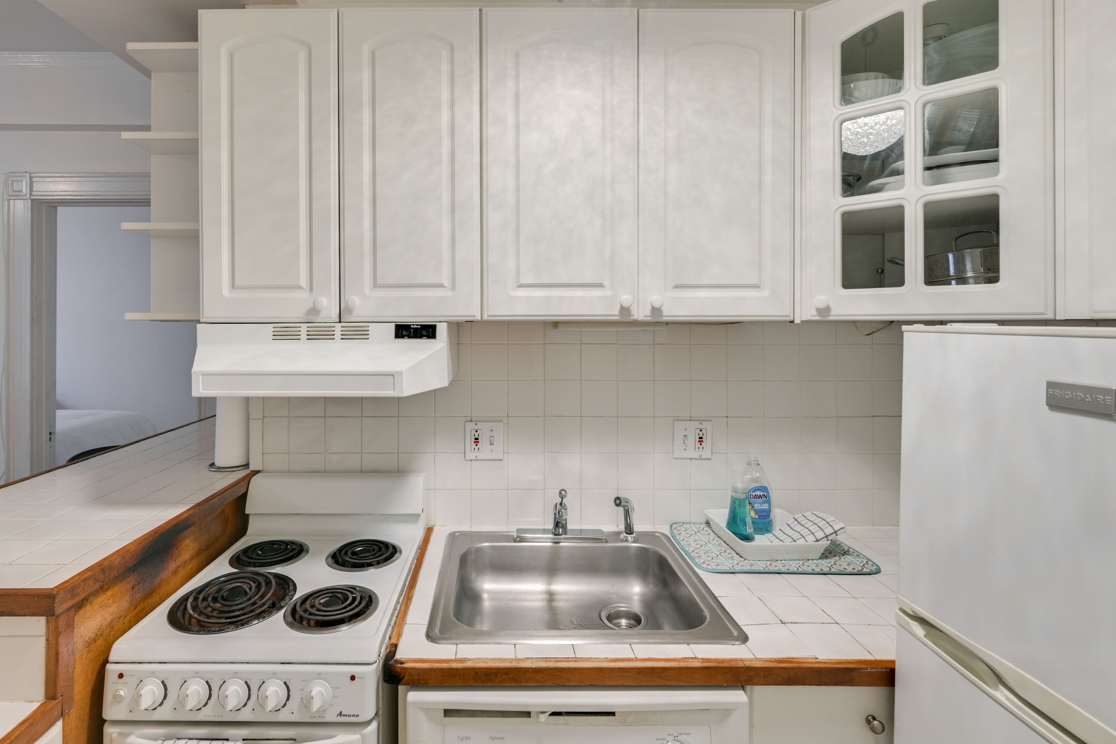 Kitchen | Dishwasher | Stove/Oven | Refrigerator