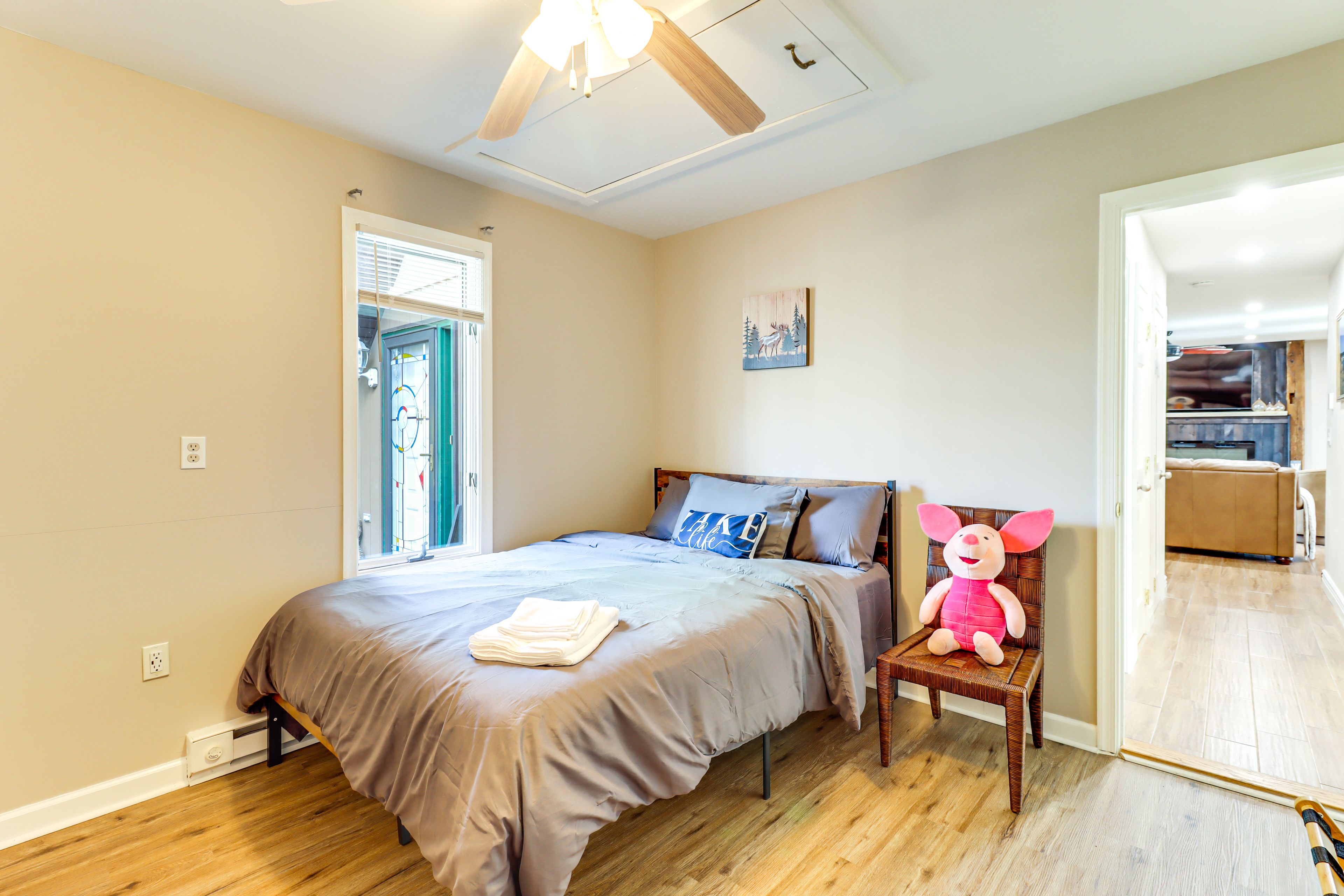 Bedroom 2 | Queen Bed | 1st Floor