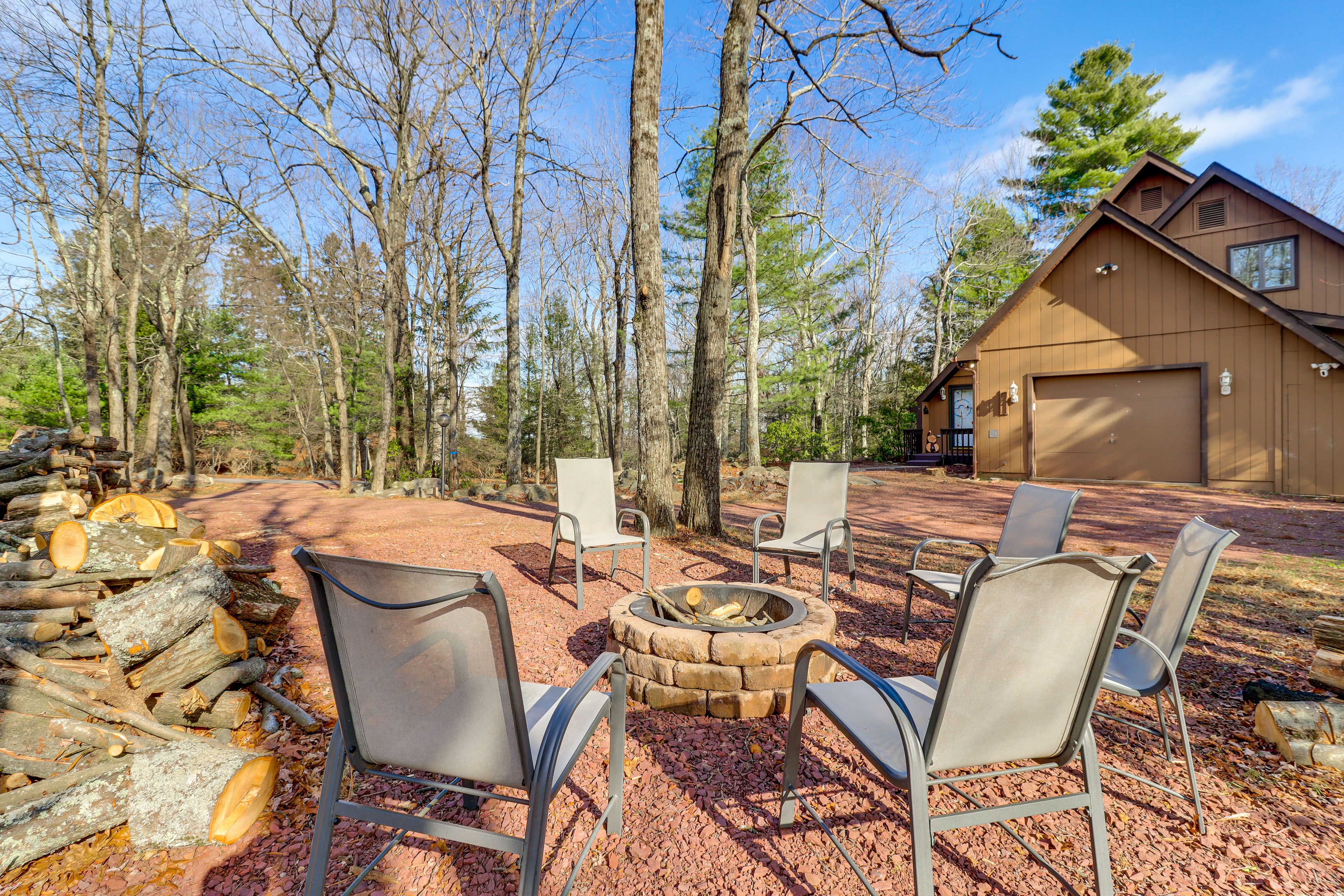 Fire Pit | Outdoor Seating