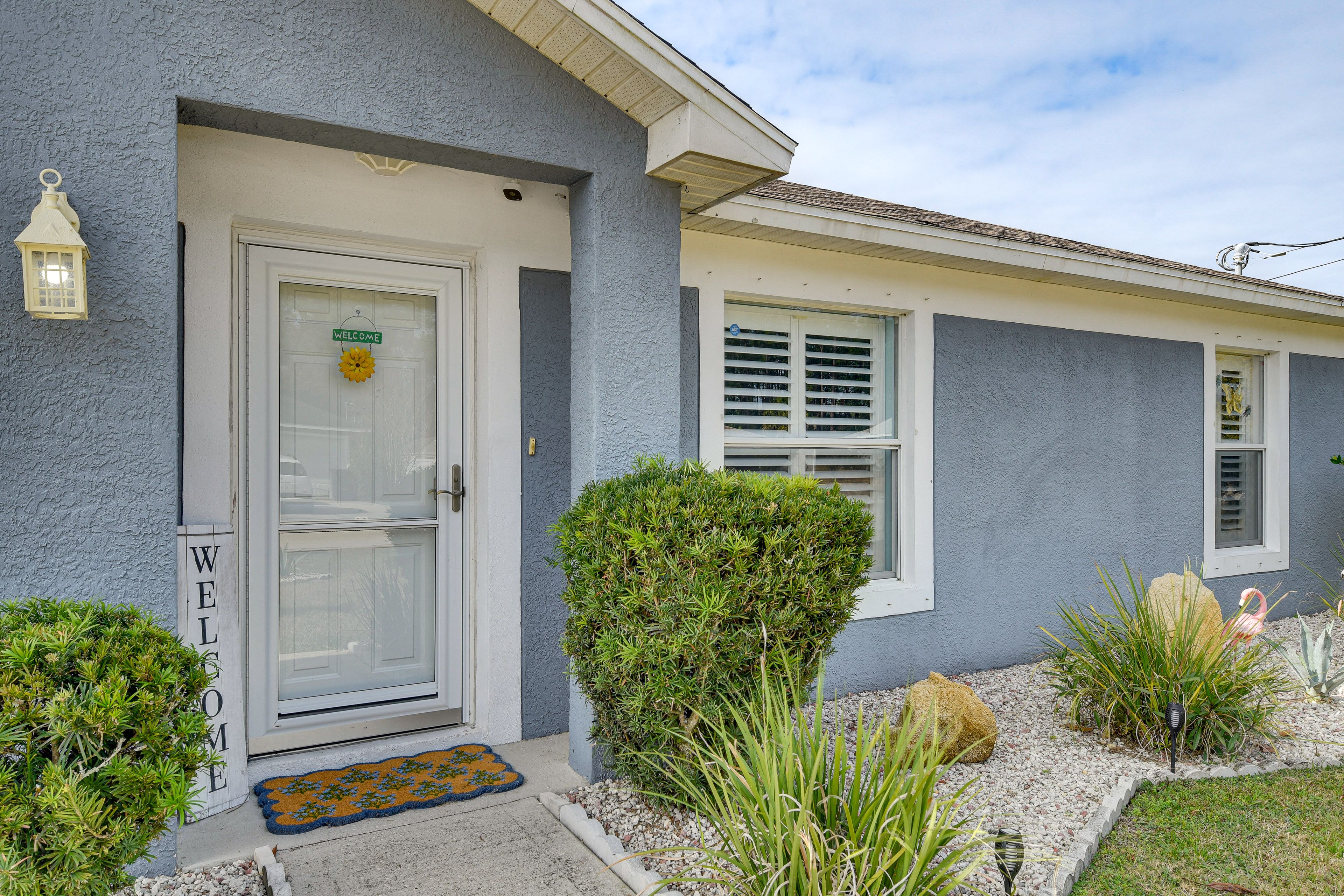 Exterior | Parking | Driveway (2 Vehicles)