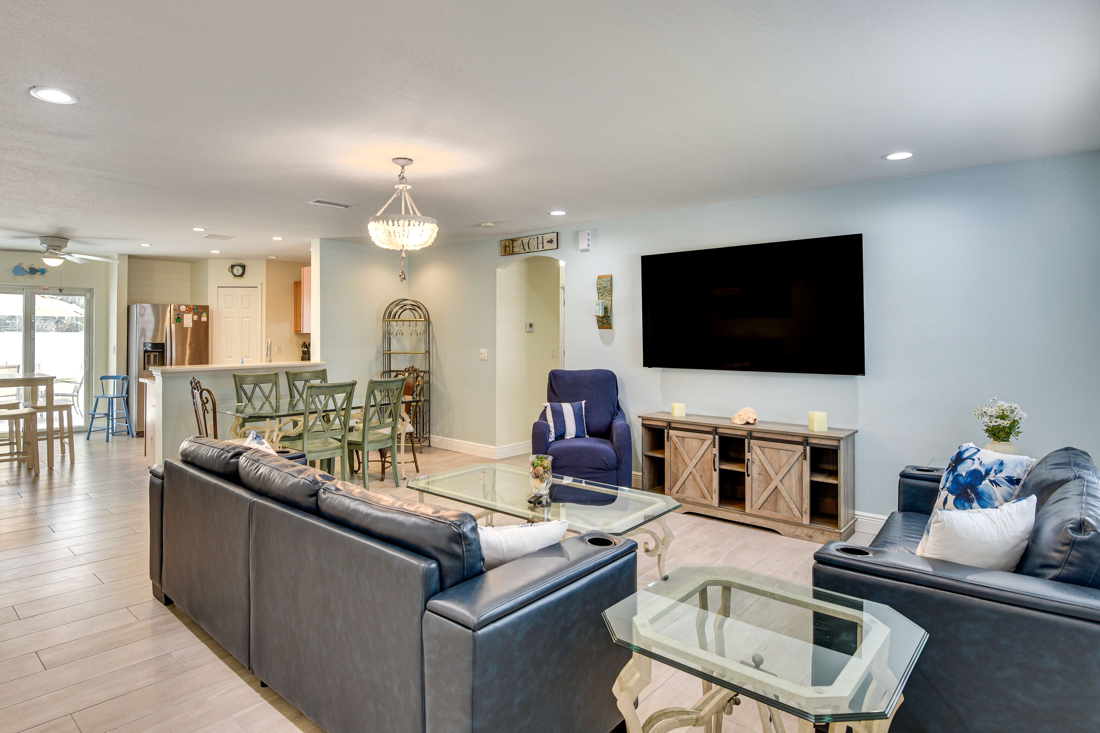 Living Room | Central A/C & Heat | Free WiFi