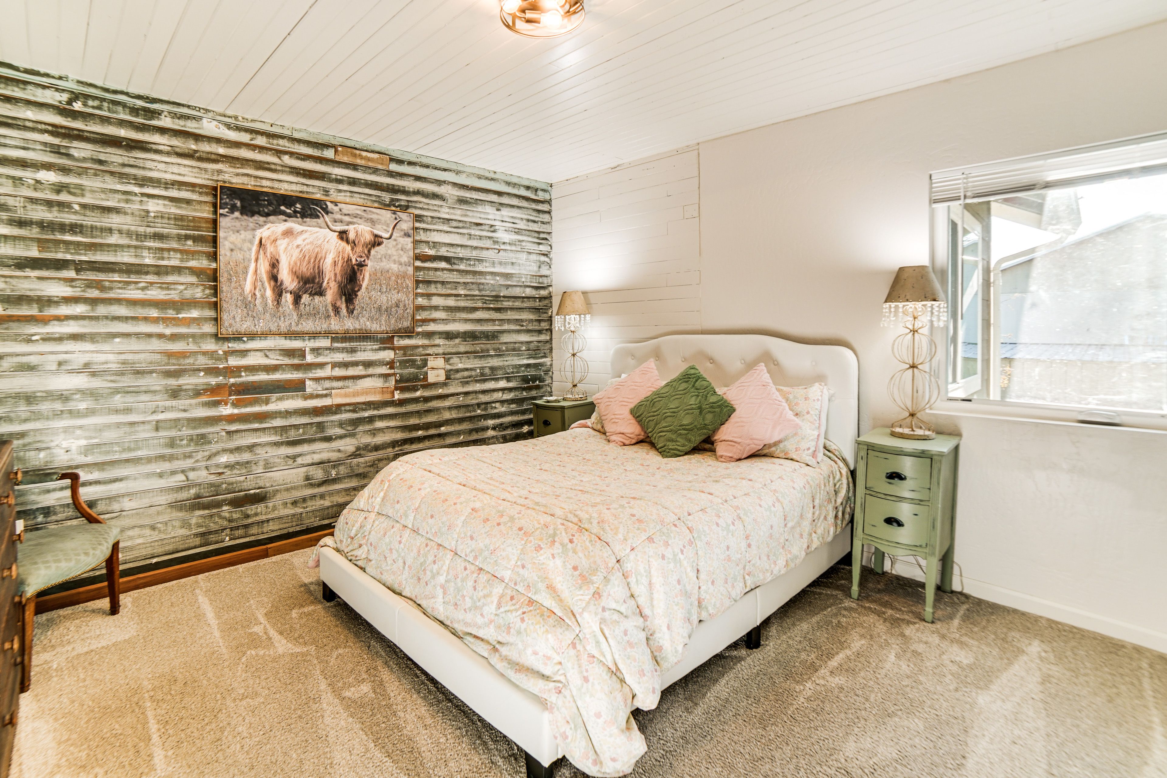 Bedroom 2 | Queen Bed