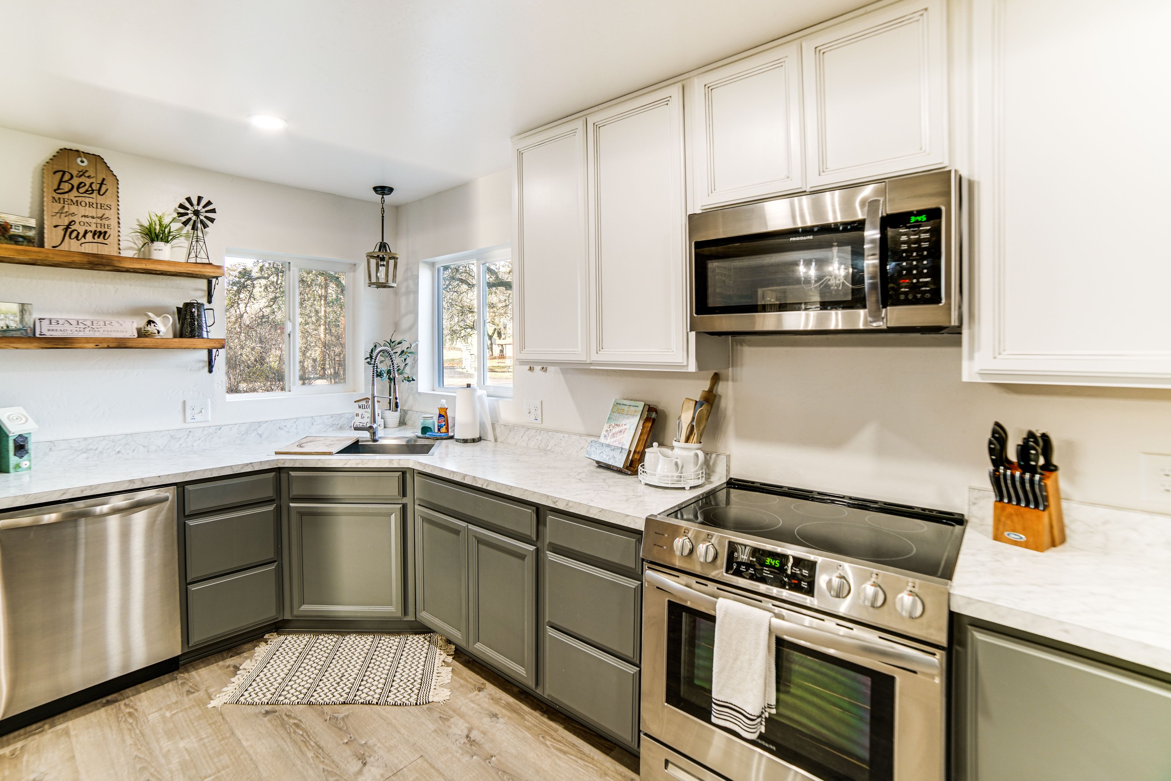 Kitchen | Keurig K-Duo Coffee Maker | Dishwasher | Blender