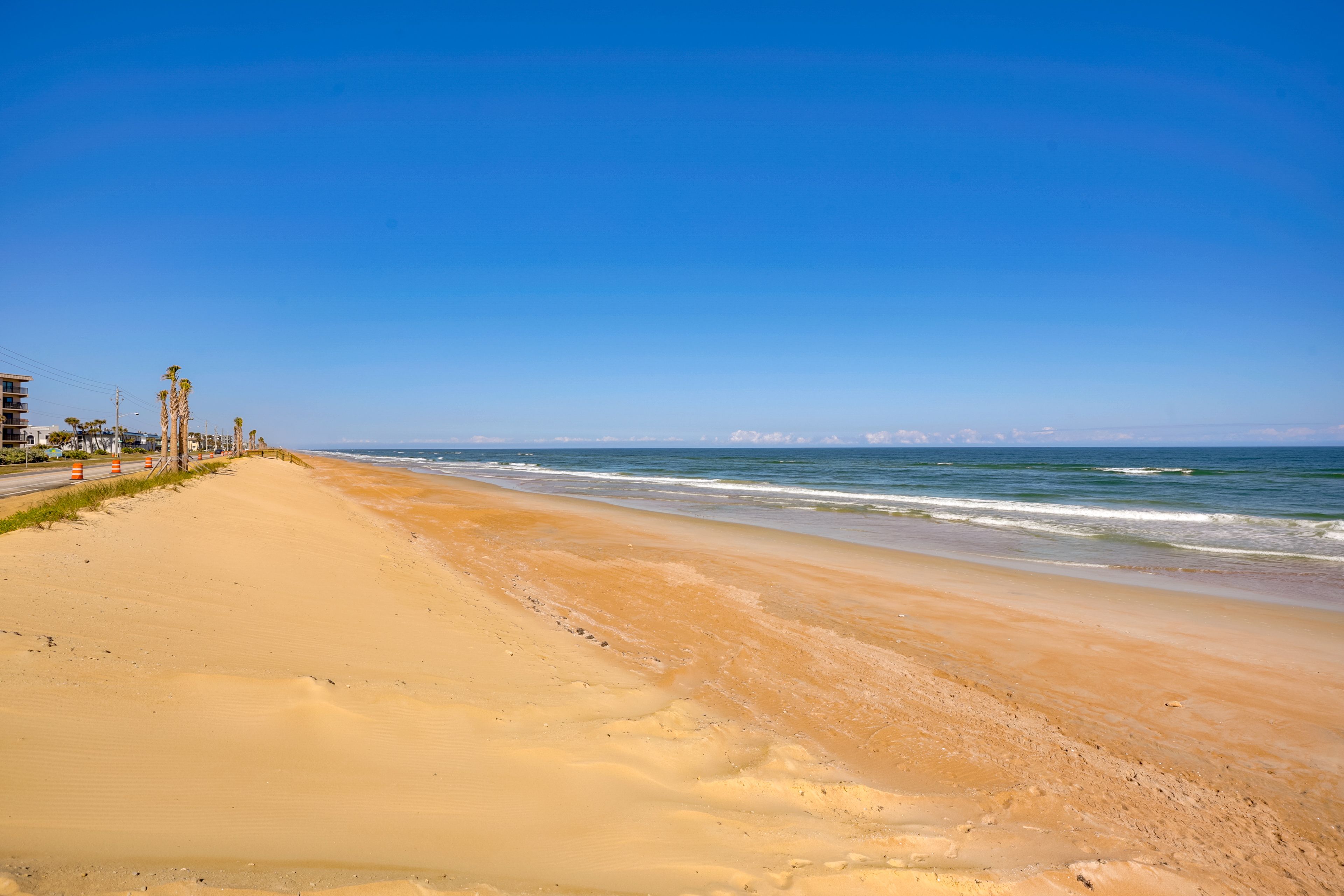 On-Site Beach Access | 6 Mi to Downtown Ormond Beach