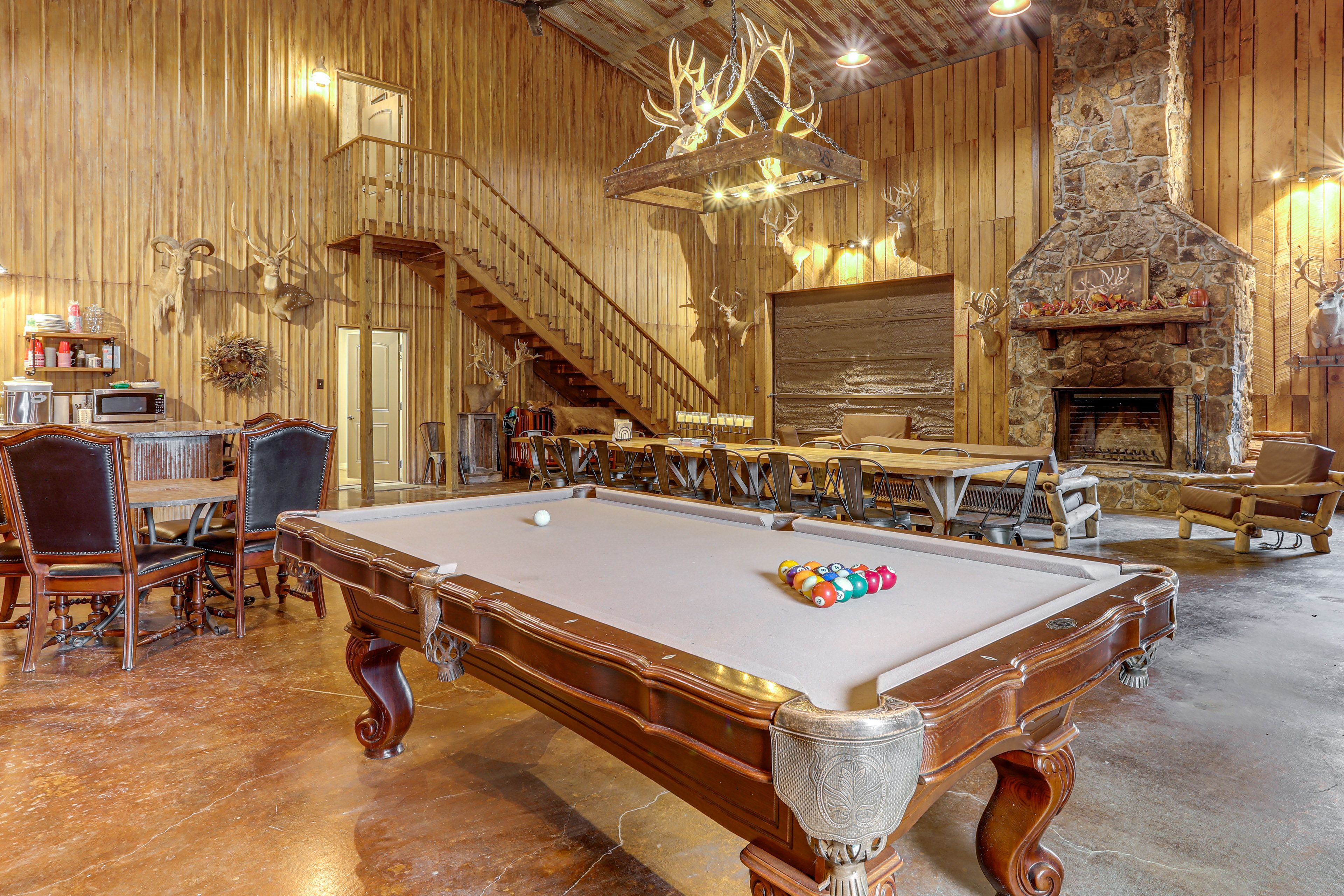 Caulfield Vacation Rental | 7BR | 3BA | 4,800 Sq Ft | Step-Free Entry