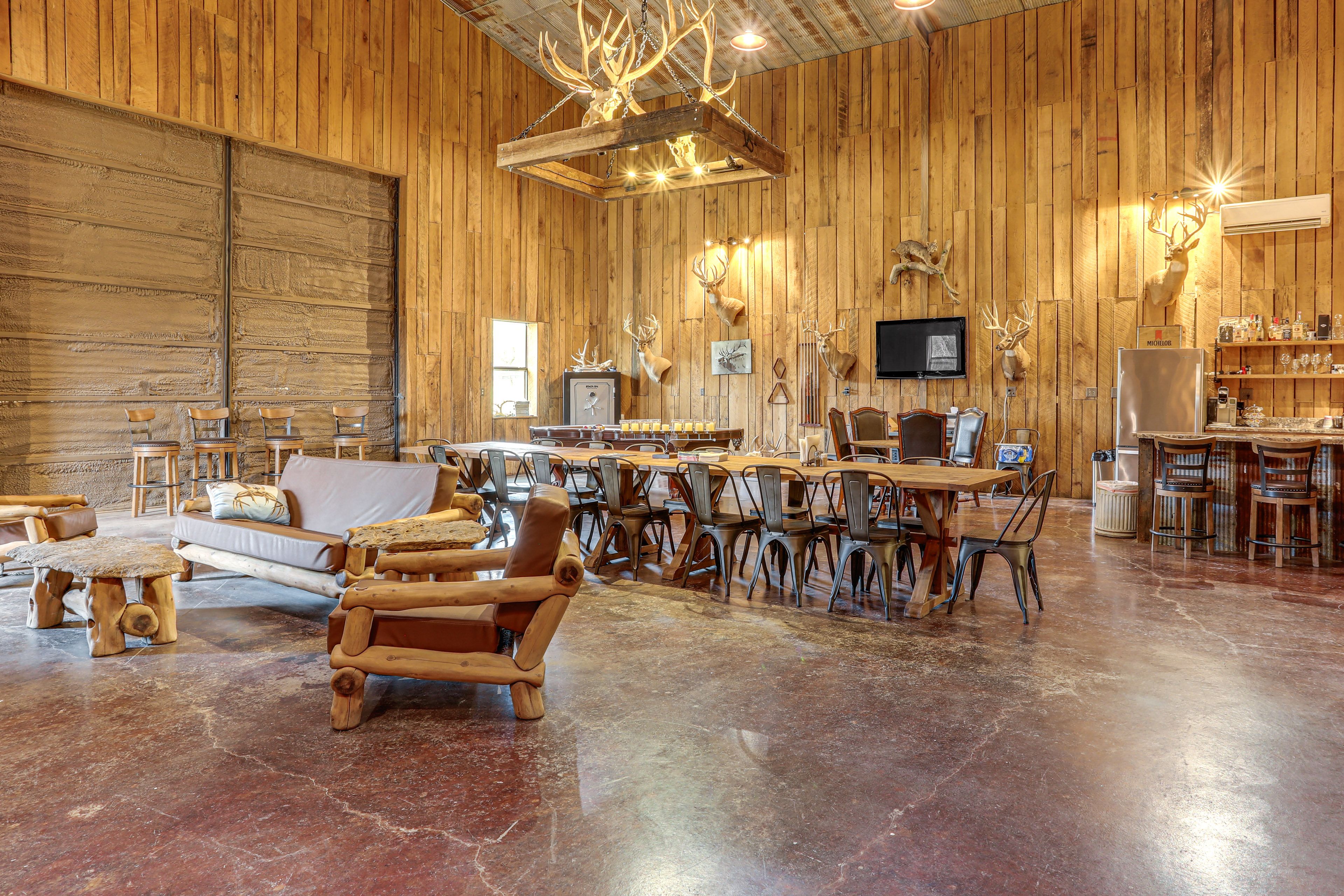 Great Room | Pool Table | Dining Areas | Smart TV | 1st Floor