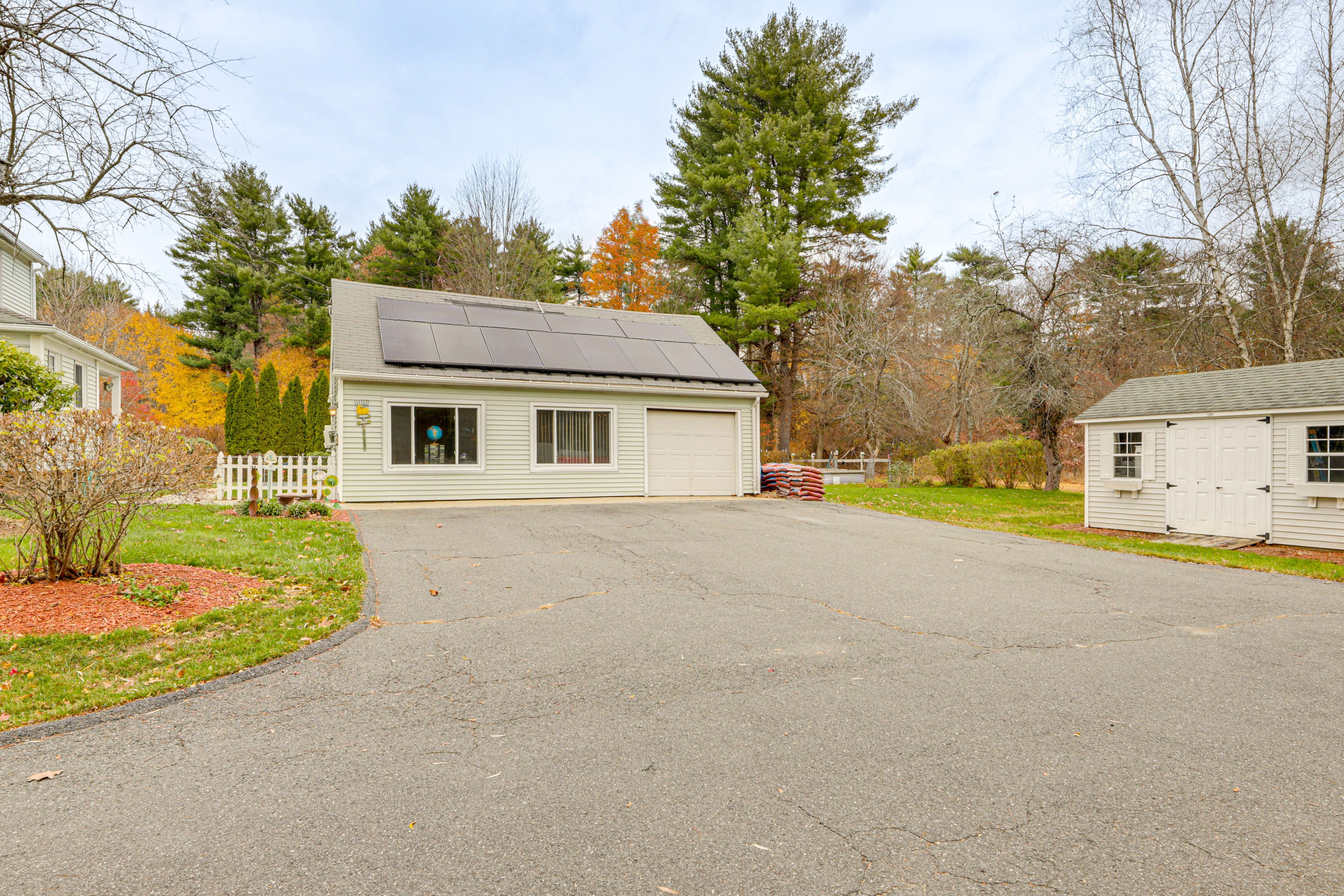 Parking | Shared Driveway (2 Vehicles)