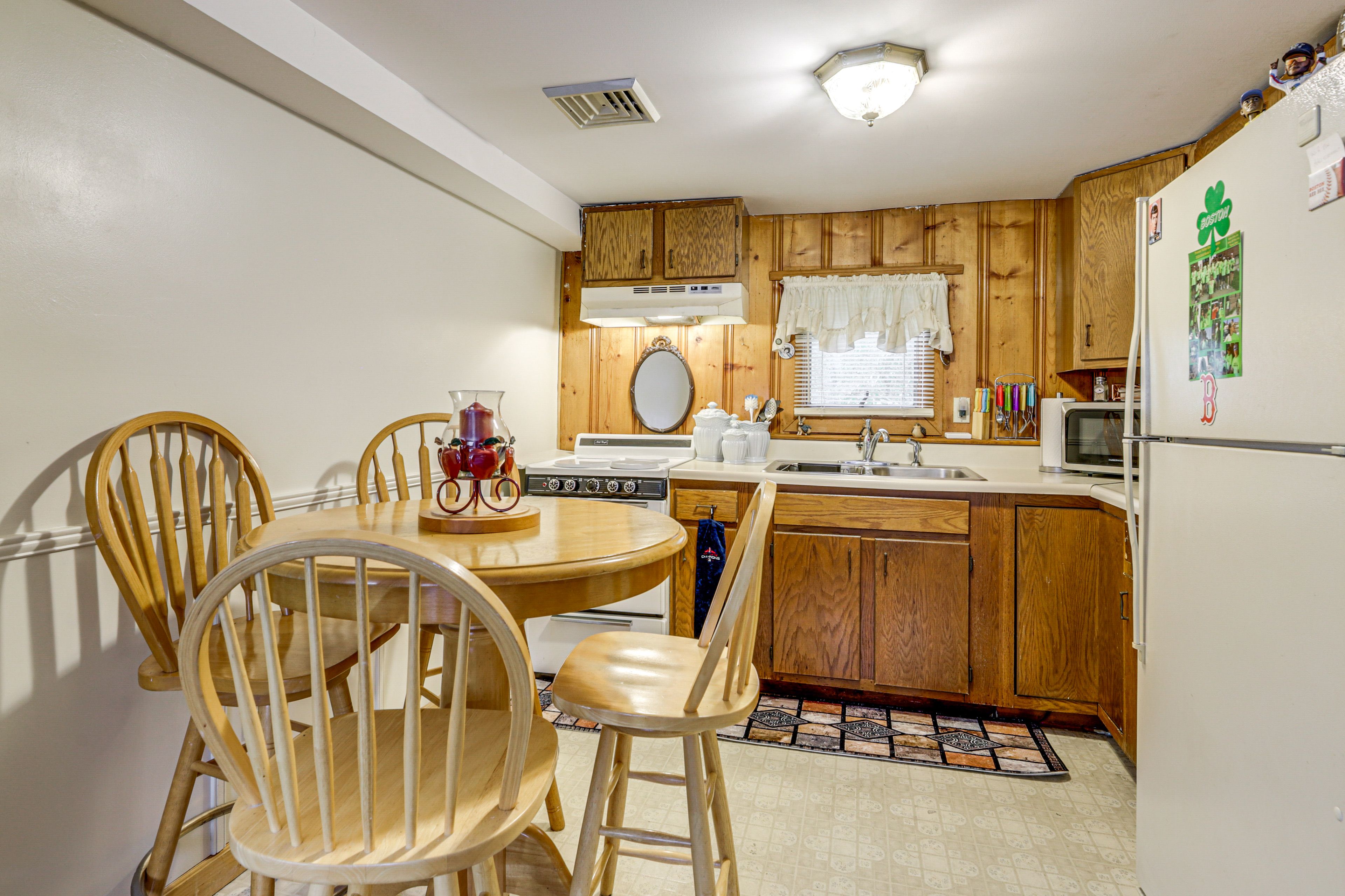 Kitchen | Cooking Basics | Single-Story Unit