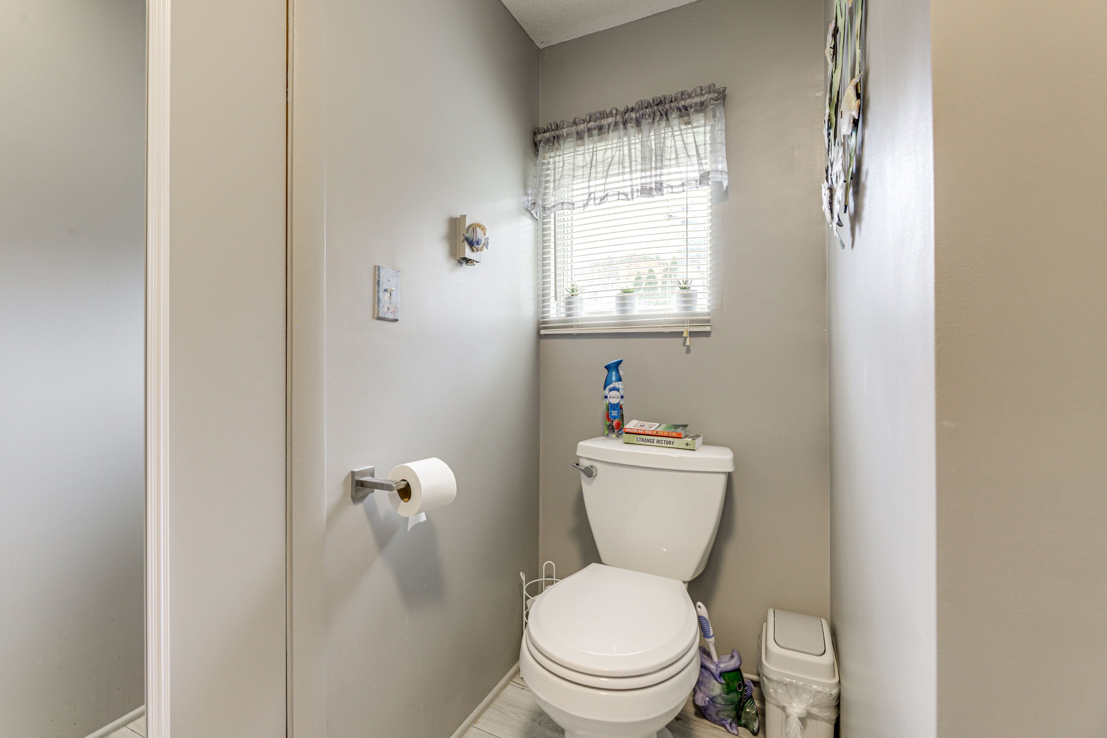 Full Bathroom | Towels & Linens Provided