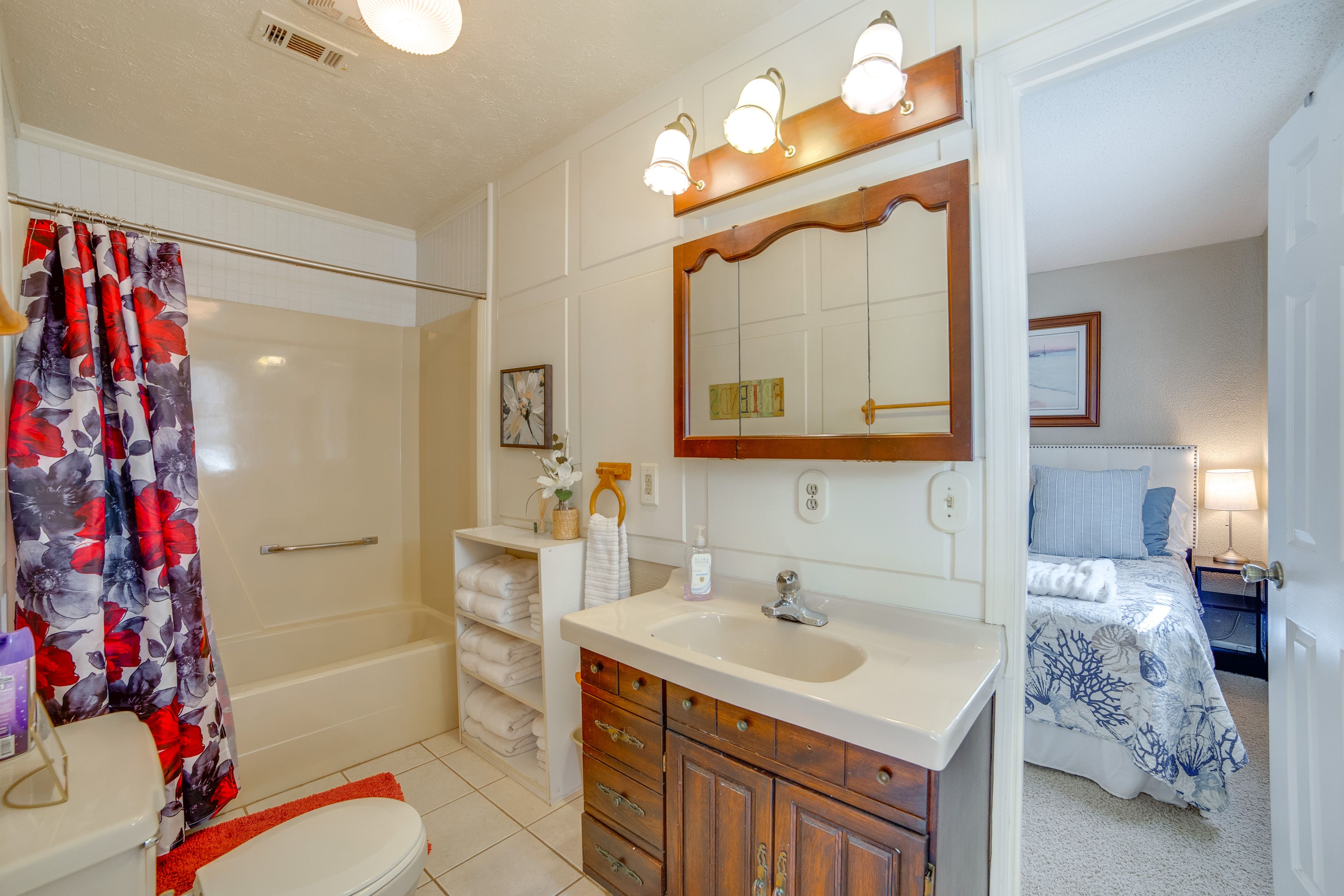 En-Suite Bathroom | Complimentary Toiletries